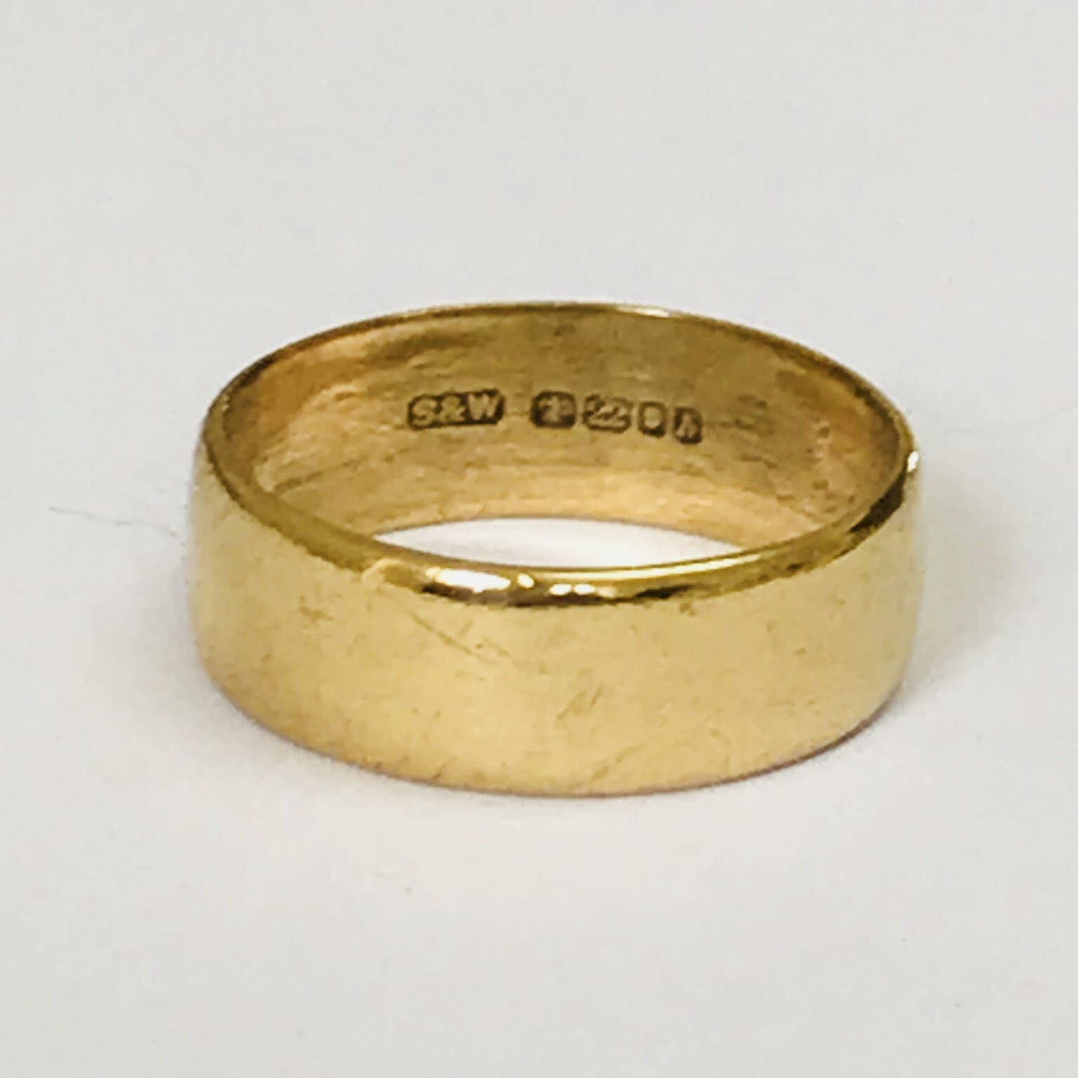 Vintage 22ct gold wedding ring - hallmarked London 1963 - size O - 7