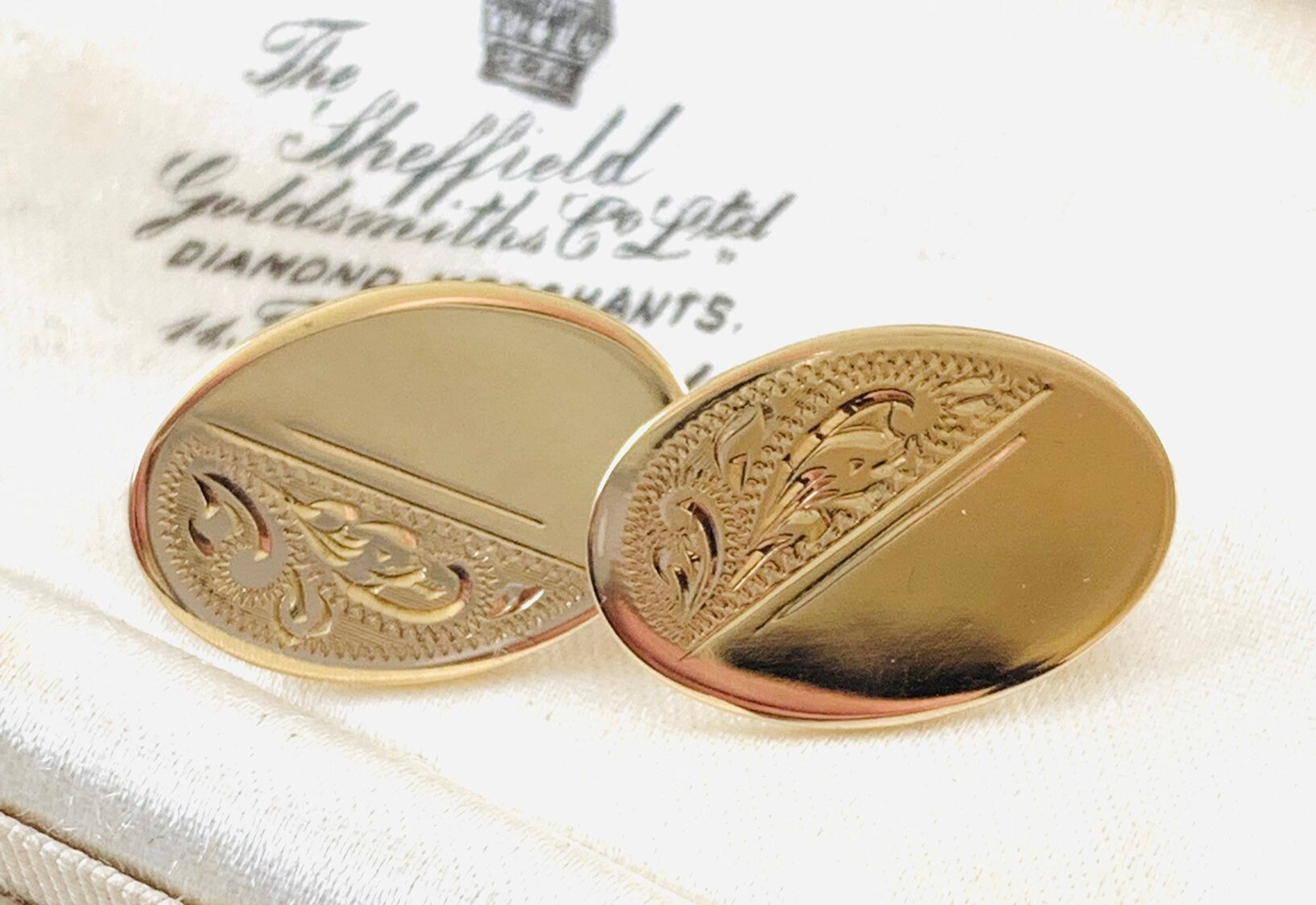 Stunning vintage engraved 9ct yellow gold Cufflinks hallmarked London