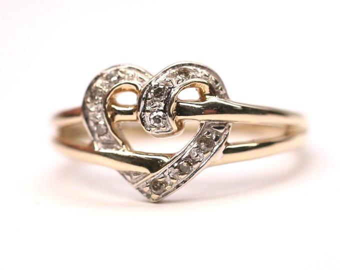 9ct gold Diamond heart shaped ring - fully hallmarked - size J 1/2 or US 5