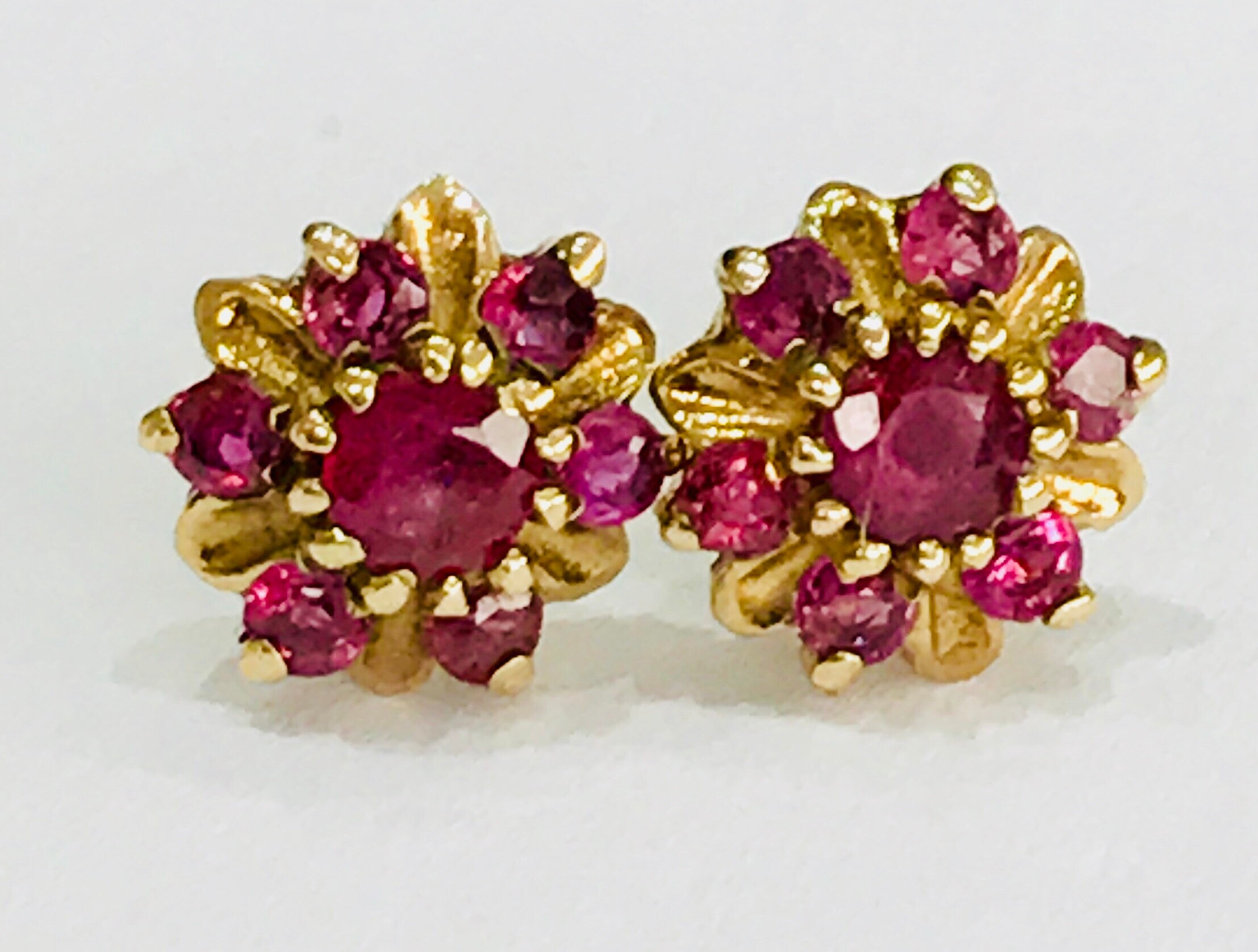 Fabulous vintage 9ct yellow gold natural Ruby stud earrings ...