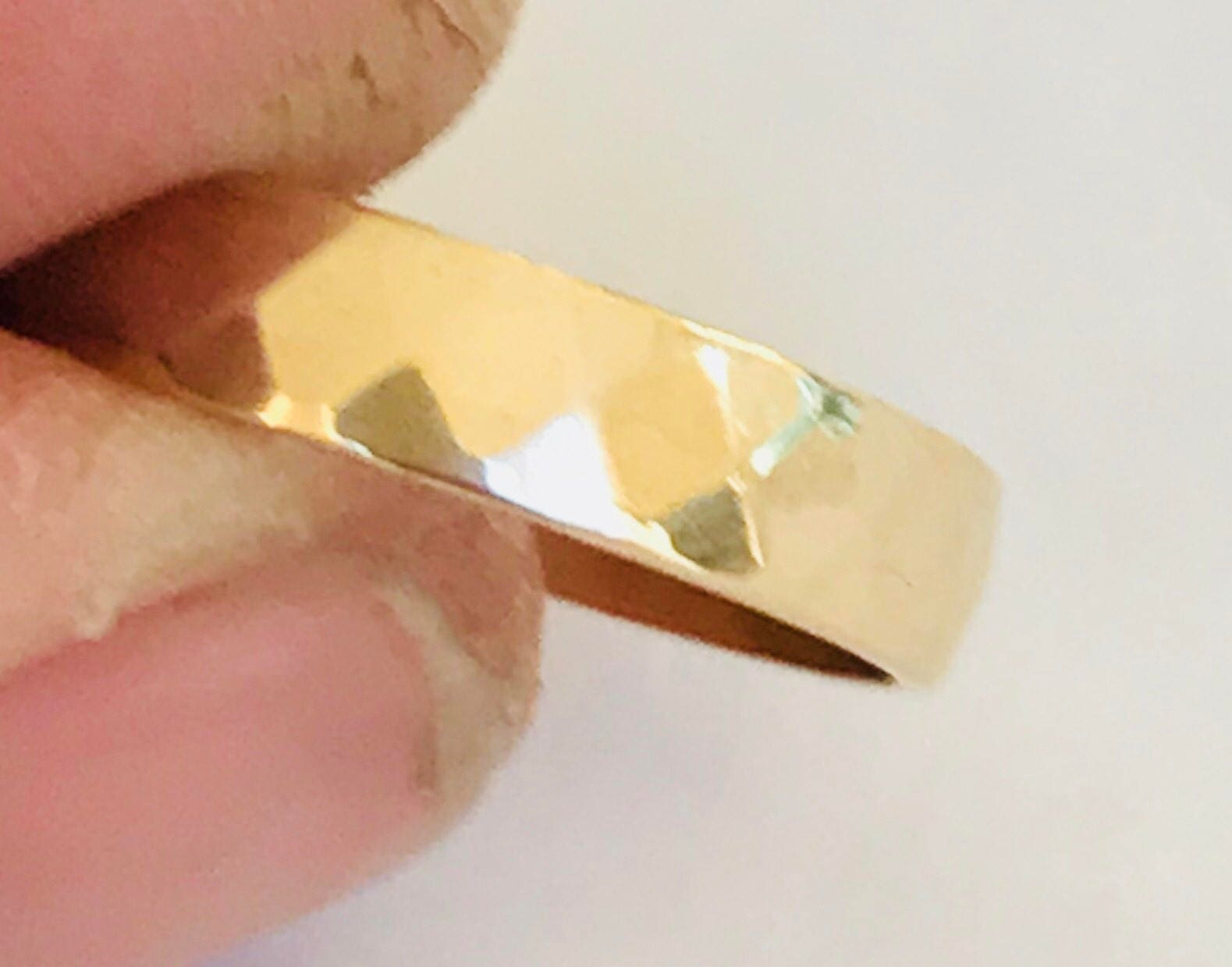 Stunning vintage 9ct yellow gold faceted wedding ring - Birmingham 1989