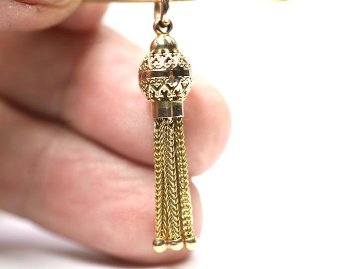 Victorian 9ct gold Tassel pendant