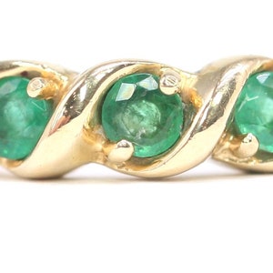 Superb vintage 18ct gold 0.5 carat Emerald trilogy ring - fully hallmarked - size L or US 5.5