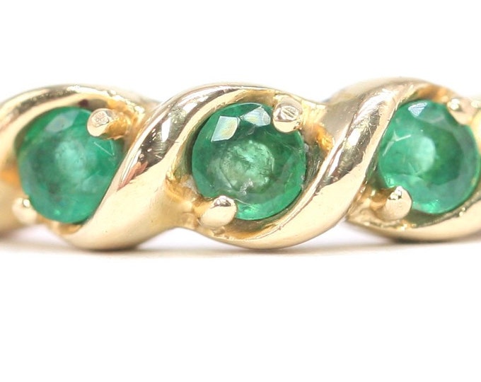 Superb vintage 18ct gold 0.5 carat Emerald trilogy ring - fully hallmarked - size L or US 5.5