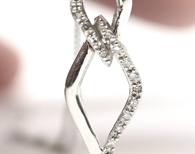 Sparkling 9ct white gold Diamond pendant - fully hallmarked