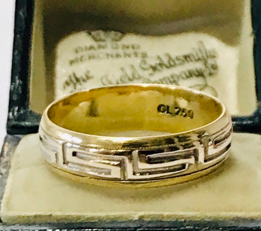 Stunning vintage 18ct white & yellow gold ring