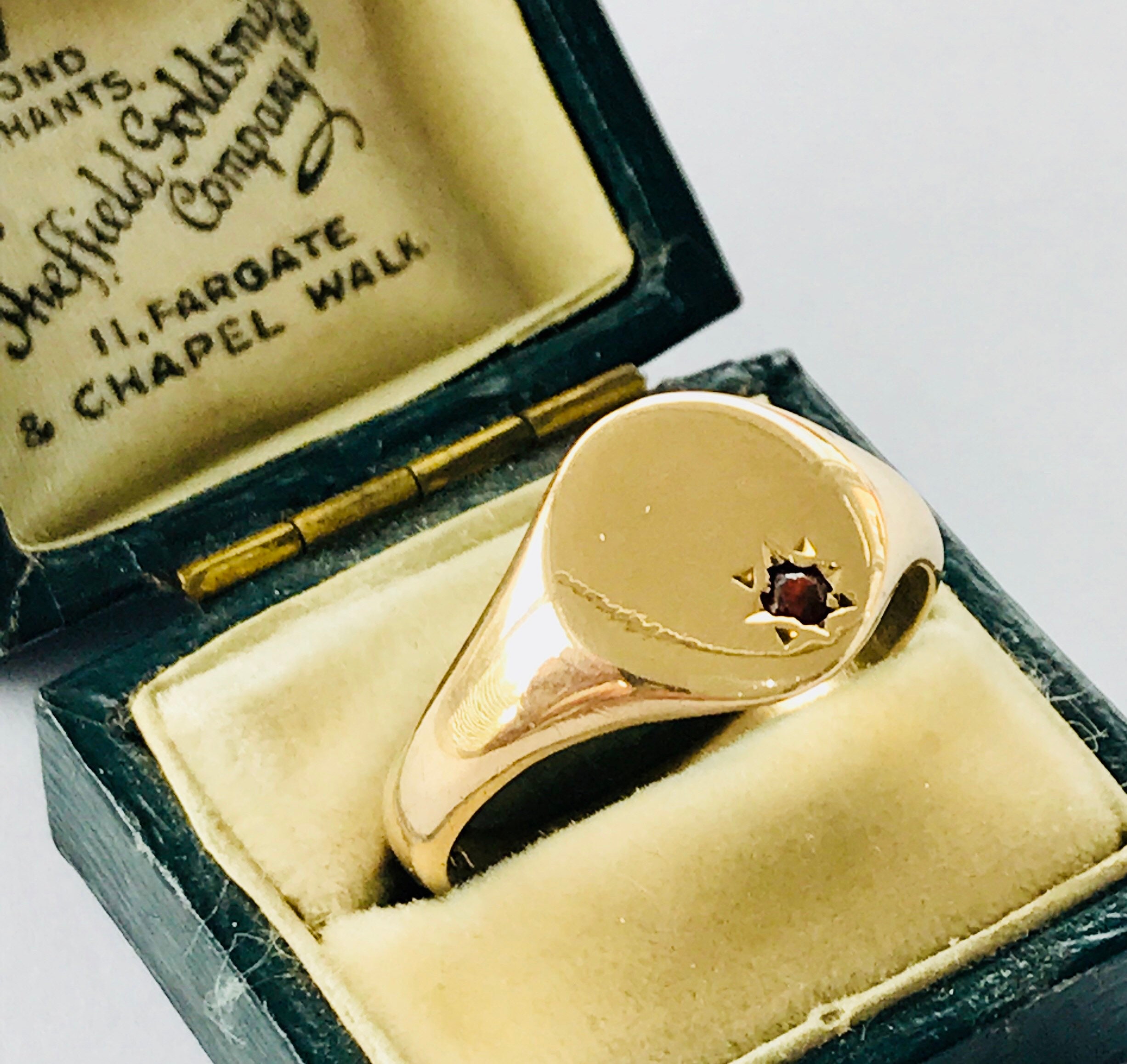 Stunning vintage 9ct yellow gold Men's ring Birmingham