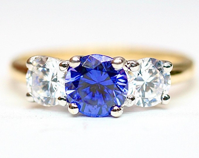 Superb 14ct gold DQCZ 3 stone ring - fully hallmarked - size P or US 7 1/2