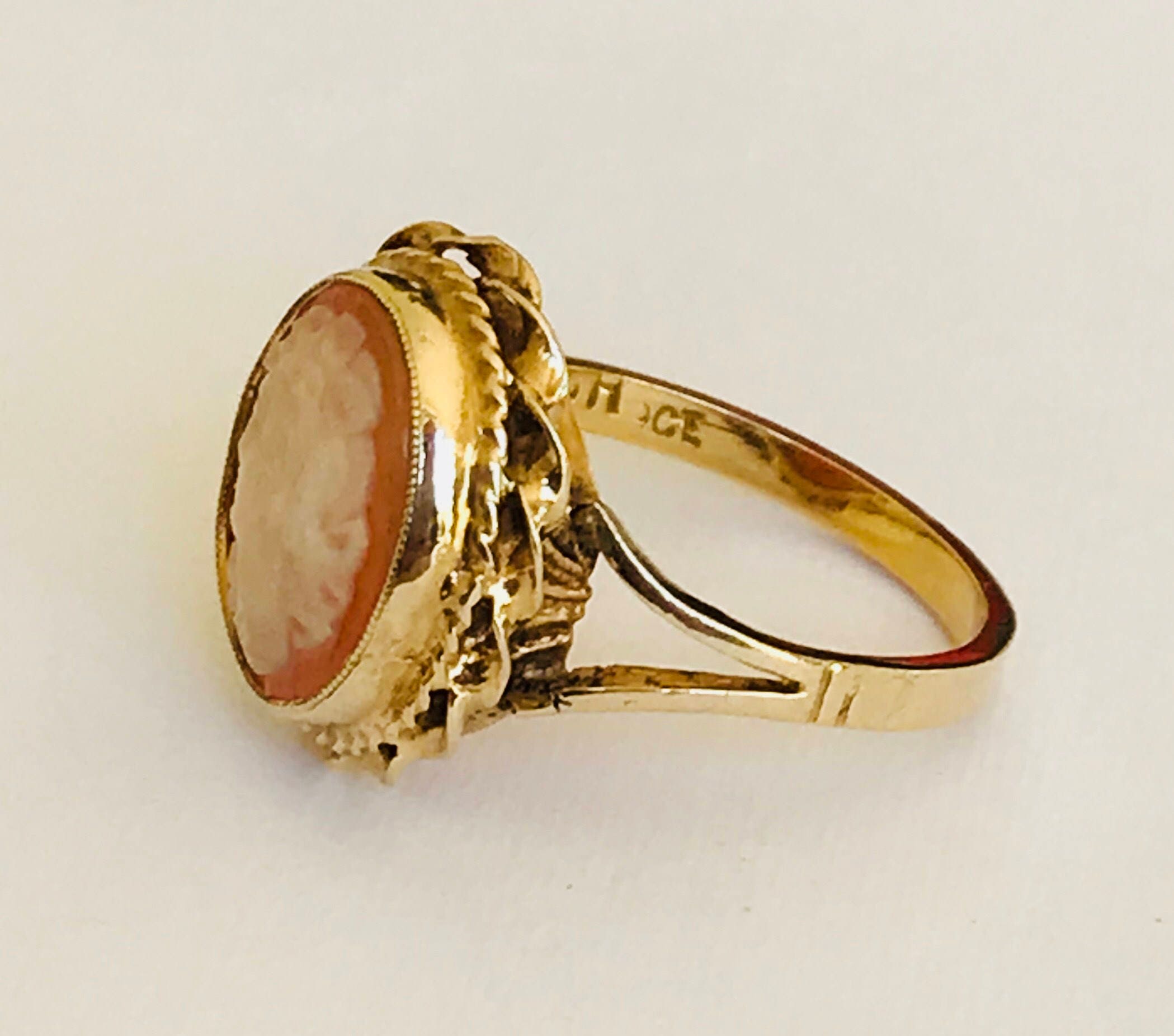 Superb vintage 9ct gold Cameo ring