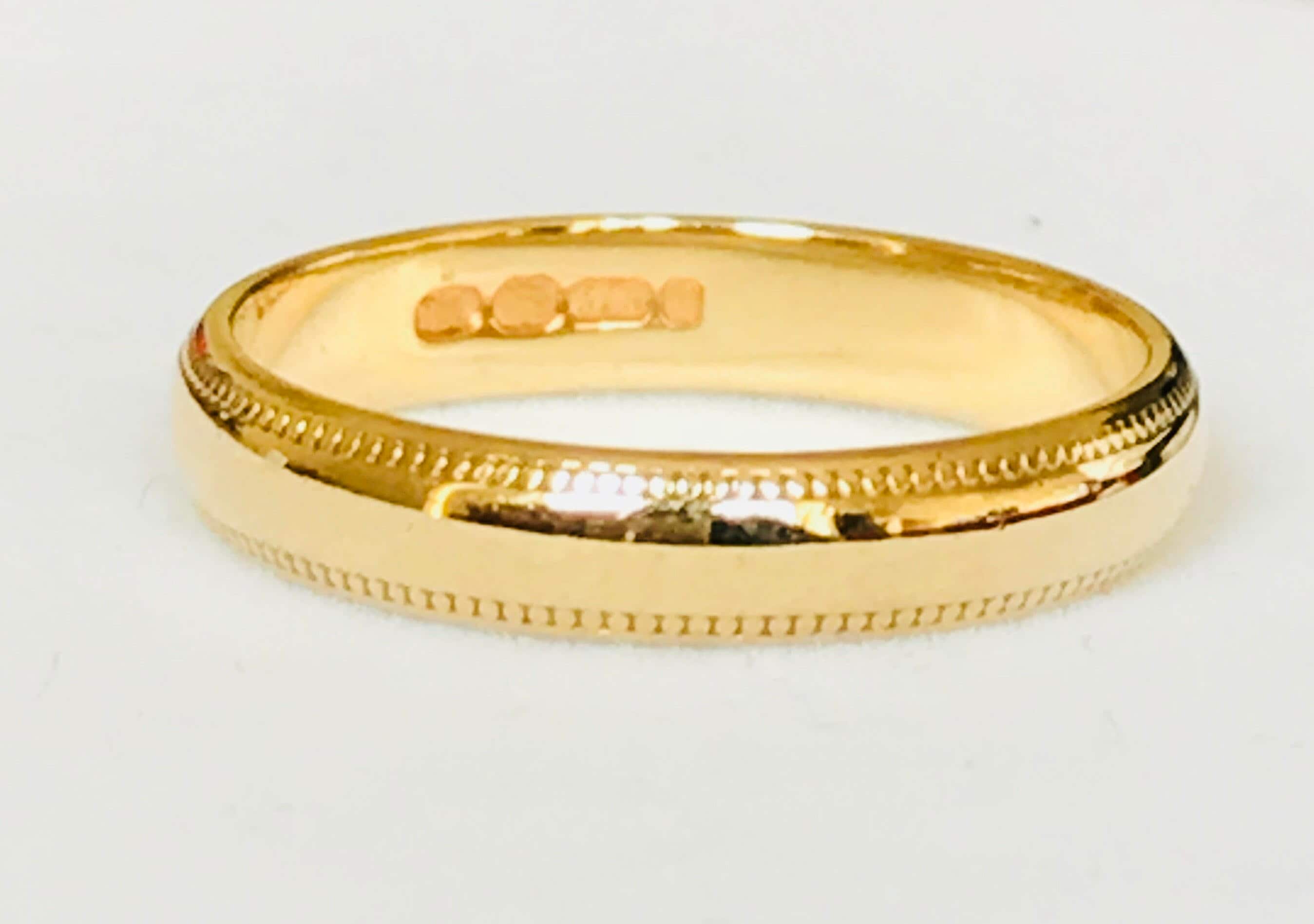 Stunning vintage 9ct gold milled edge ladies wedding ring