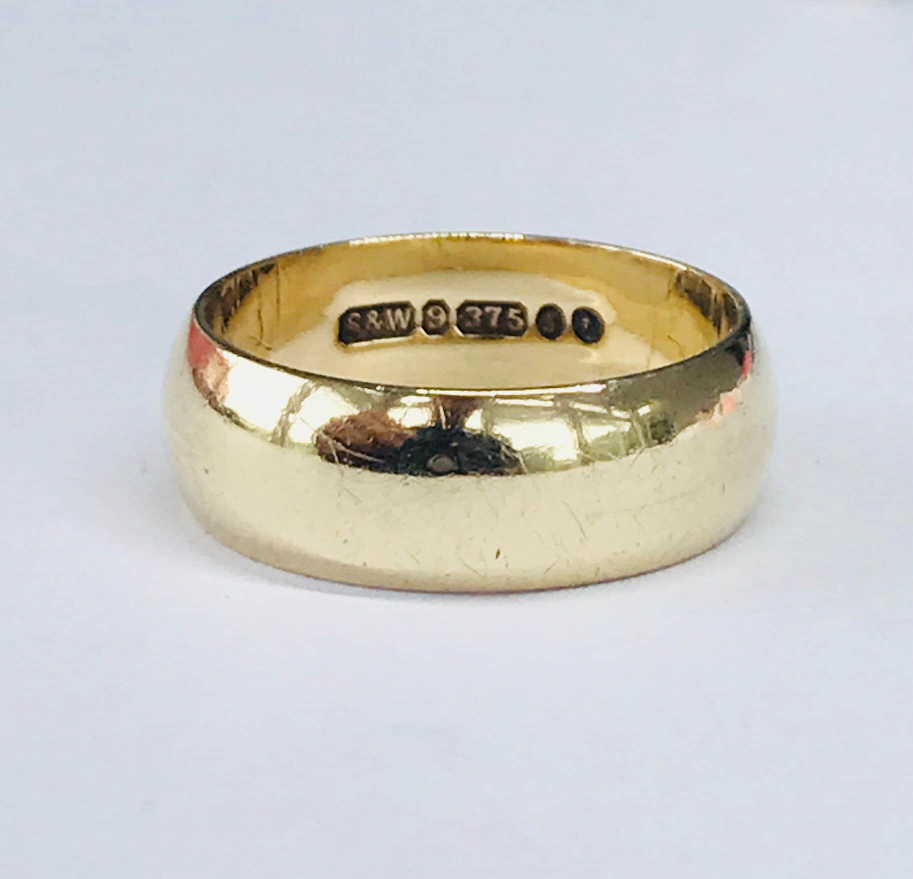 Lovely vintage 9ct yellow gold Ladies wide wedding ring hallmarked