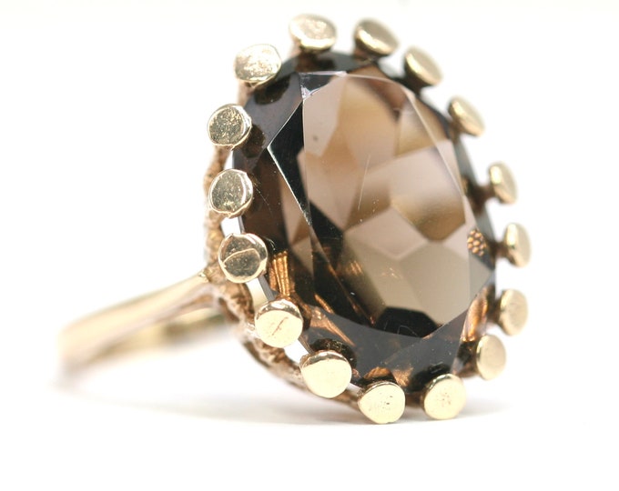 Superb vintage 9ct gold Smokey Quartz ring - size L or US 5 1/2