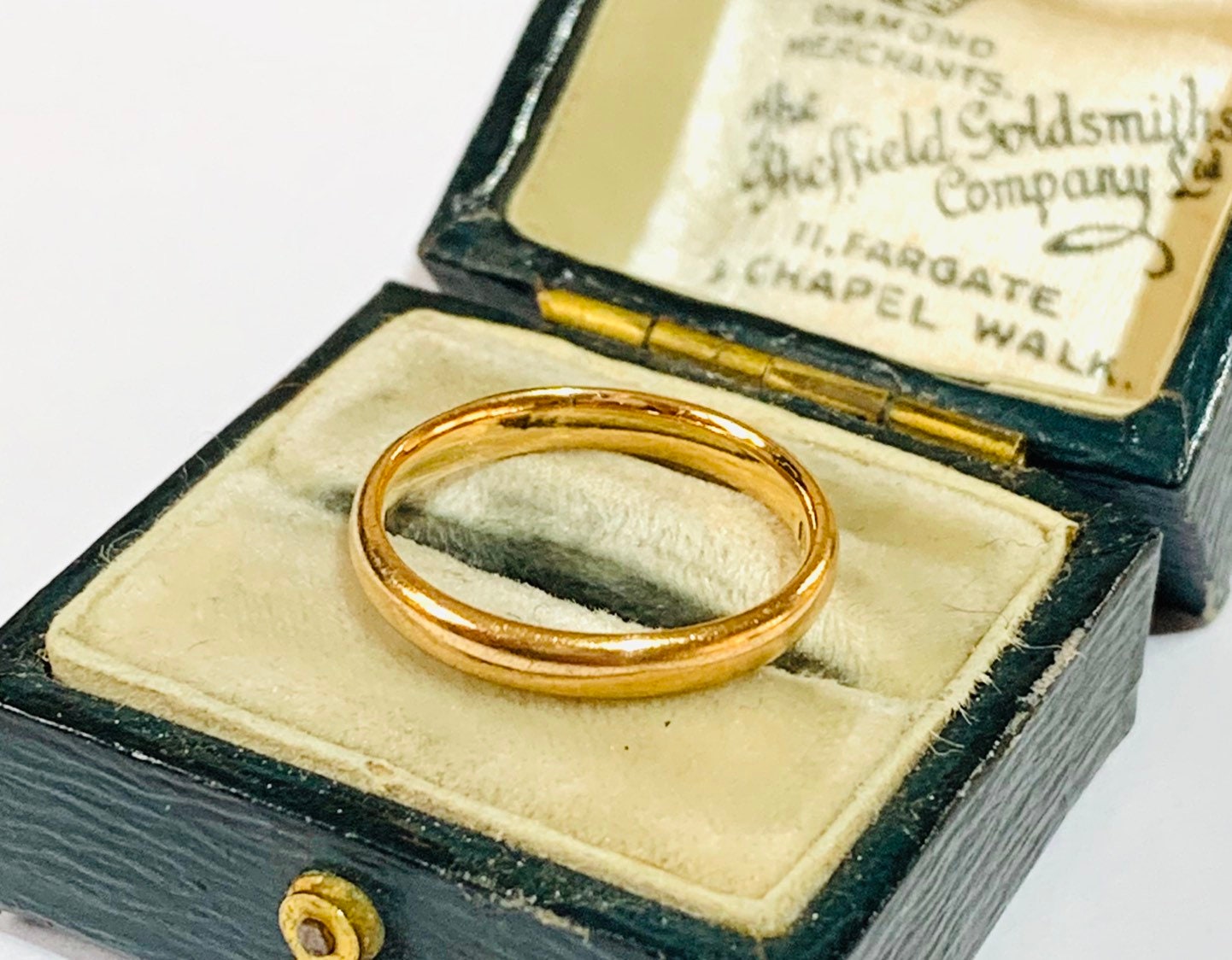 Superb vintage 22ct gold wedding ring hallmarked Birmingham 1941 size i 1/2 or 4.5