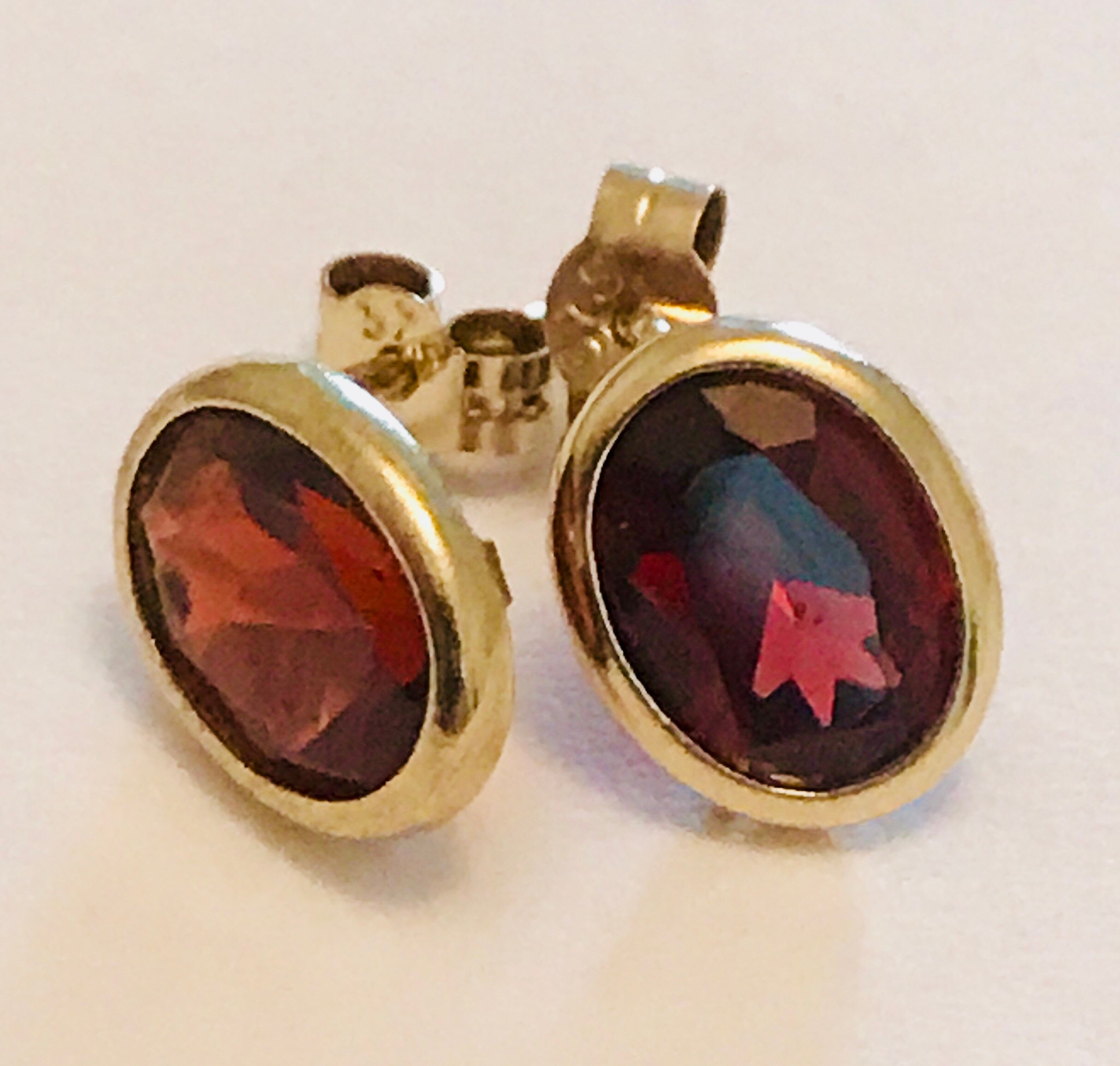 Vintage 9ct gold stud earrings