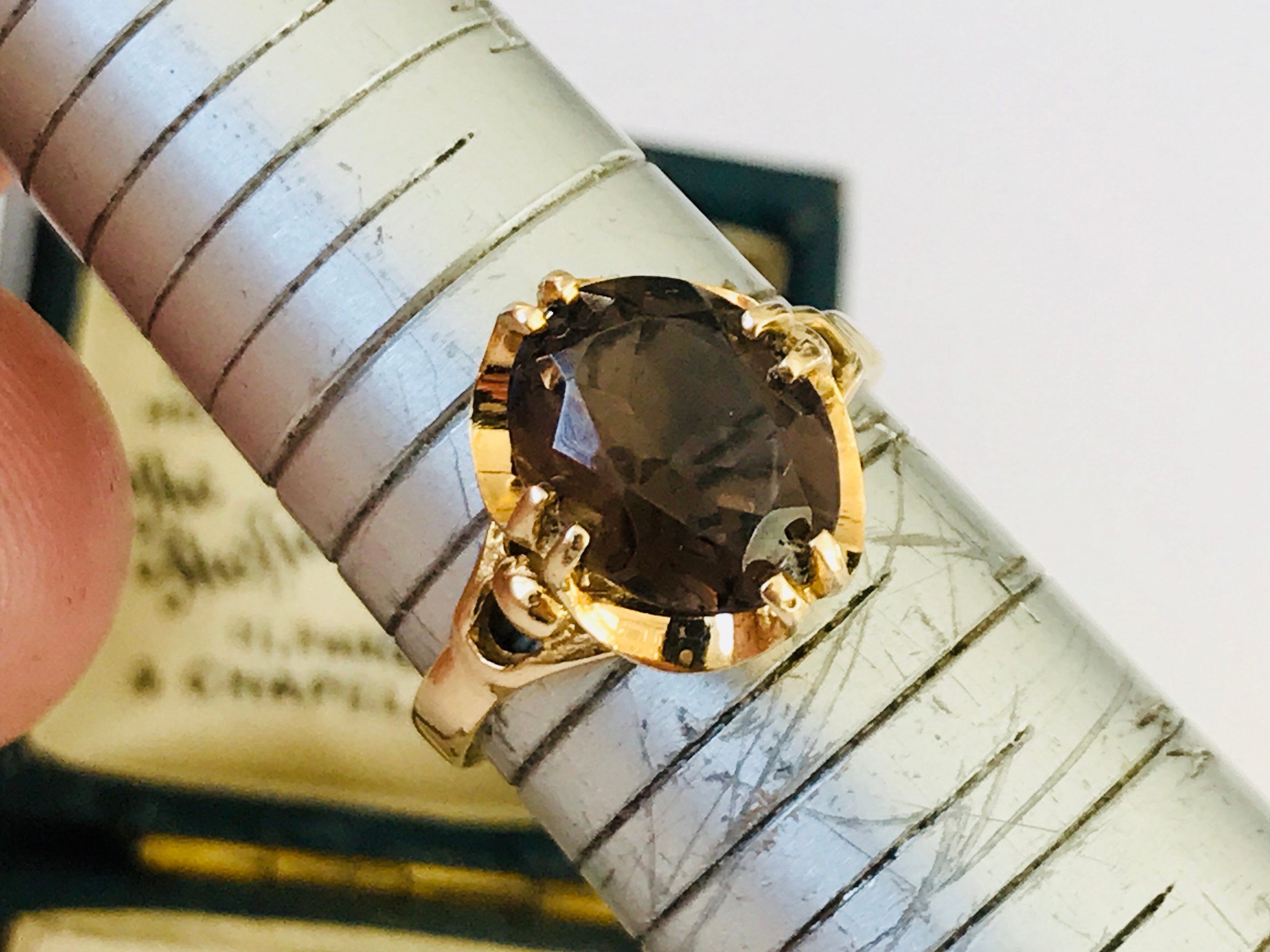 Stunning vintage 9ct yellow gold Smokey Quartz ring hallmarked London