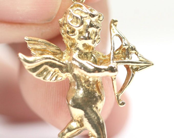 Superb vintage 9ct gold Cupid pendant - fully hallmarked