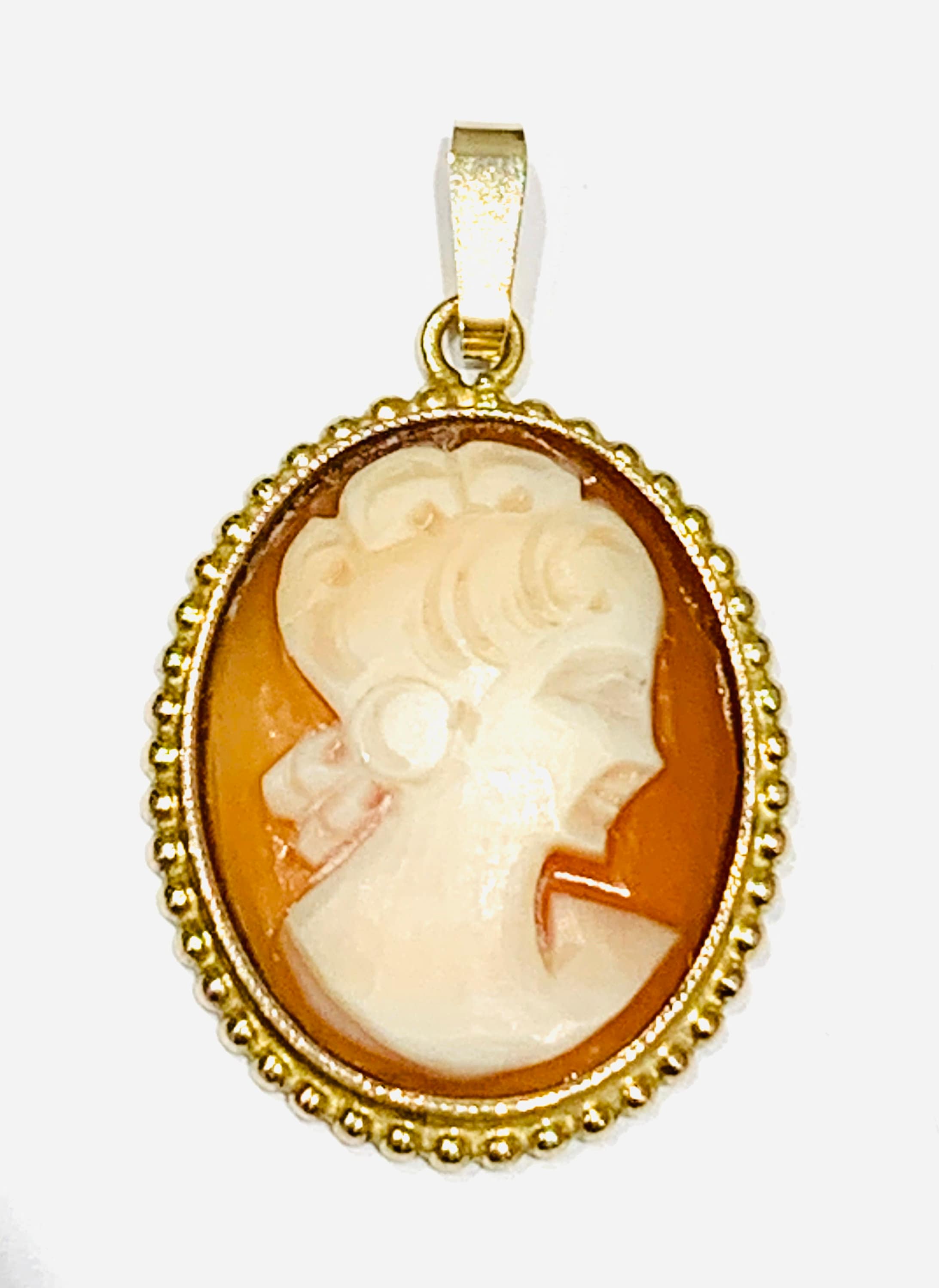 Vintage 9ct yellow gold Cameo pendant