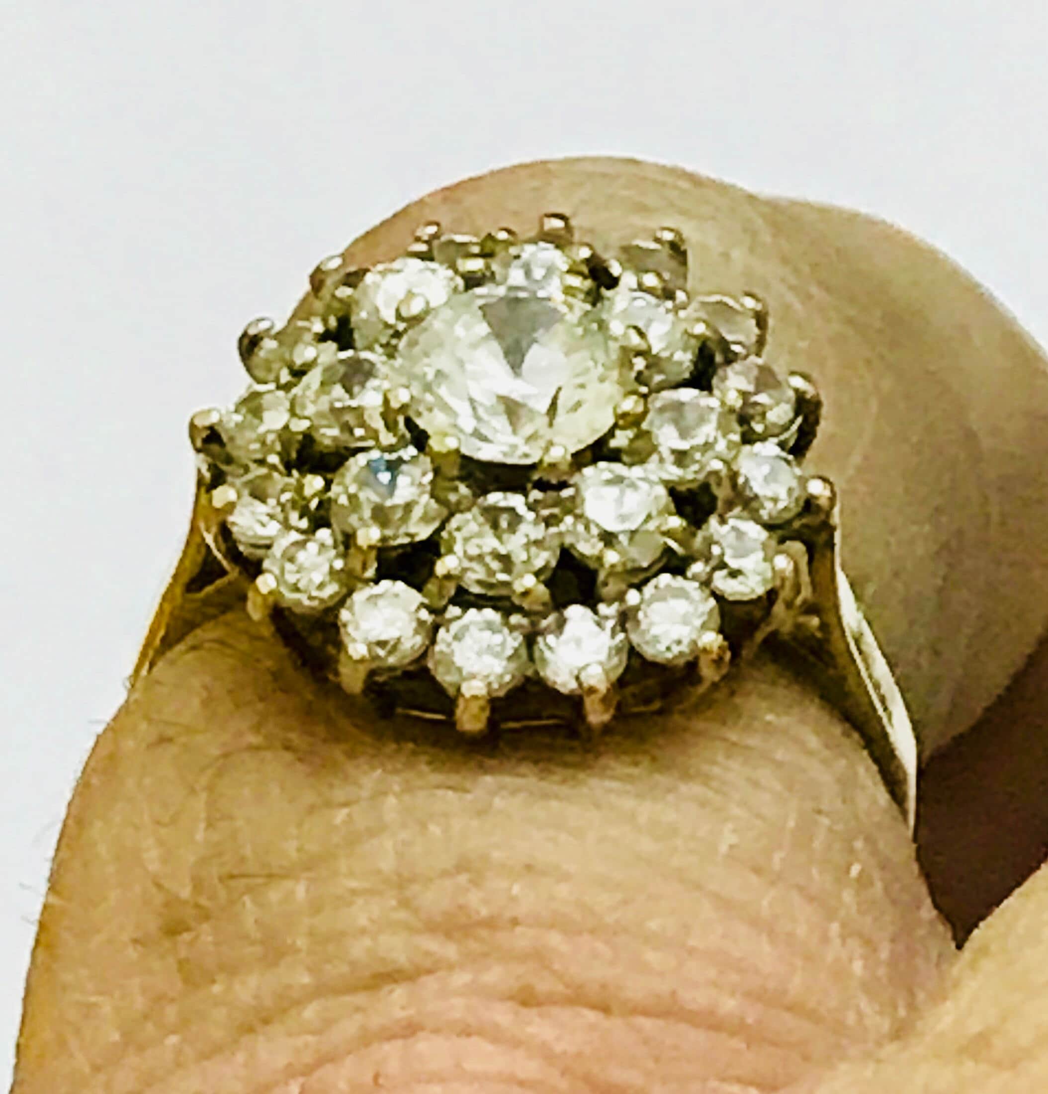 Sparkling vintage 9ct gold Cubic Zirconia cluster ring Birmingham 1988