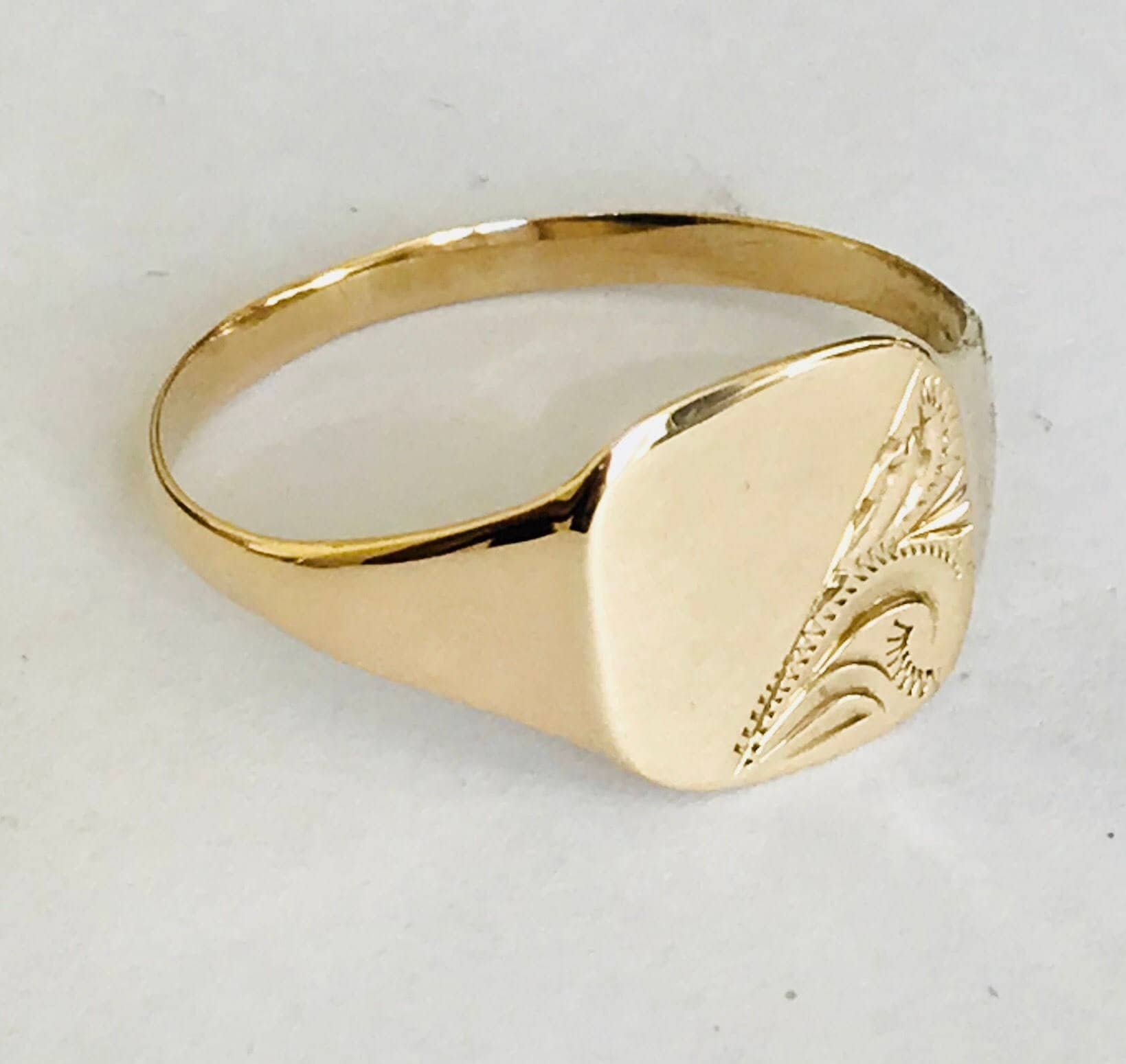 Large size vintage 9ct yellow gold Men's signet ring - fully hallmarked ...