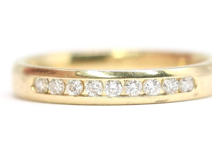 Stunning sparkling vintage 18ct yellow gold Diamond eternity / engagement / wedding ring - fully hallmarked - size K or US 5