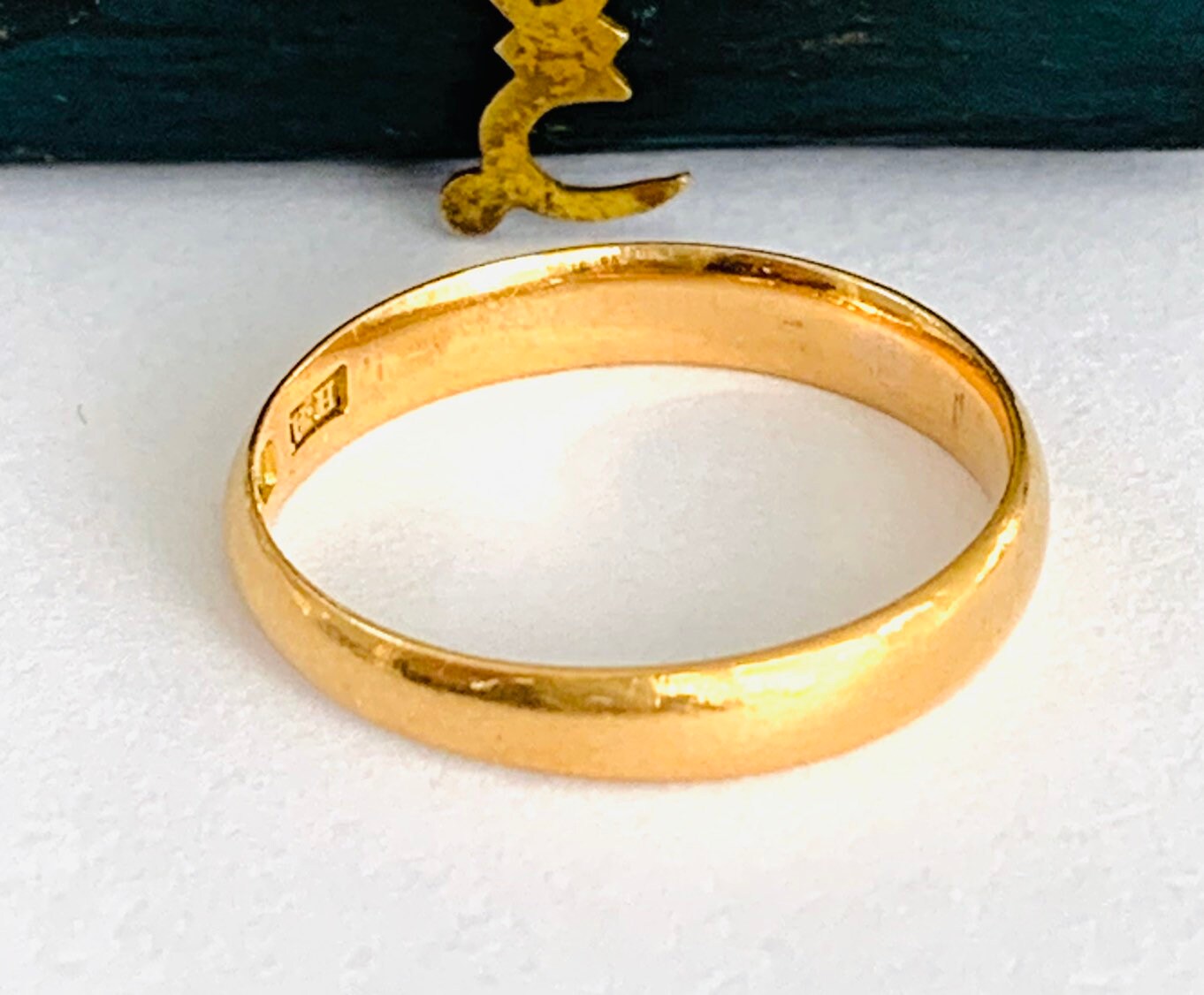 Antique 22ct gold wedding ring - hallmarked Birmingham 1927 - size N
