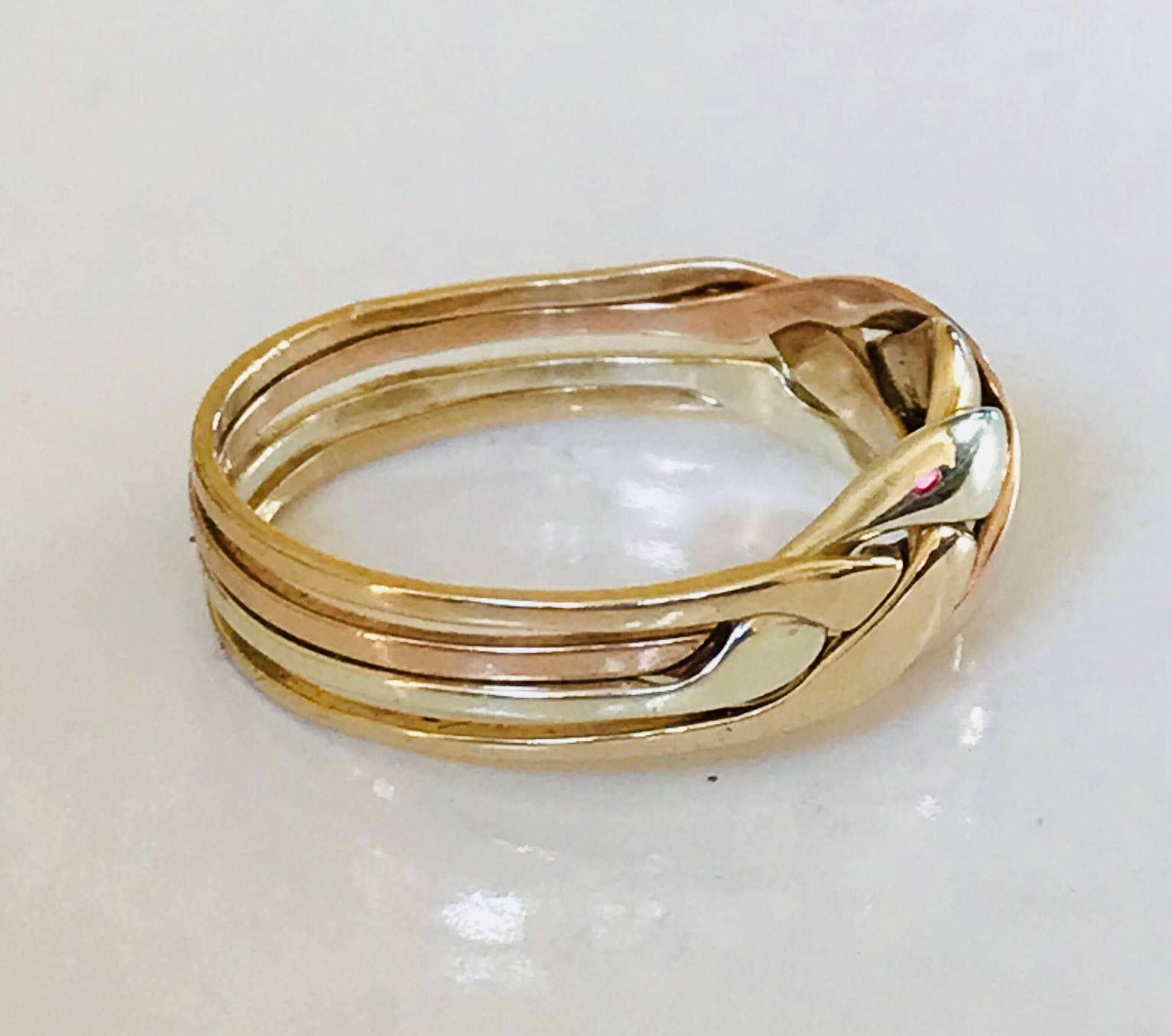 Superb vintage 9ct three colour gold Men's puzzle ring fully hallmarked