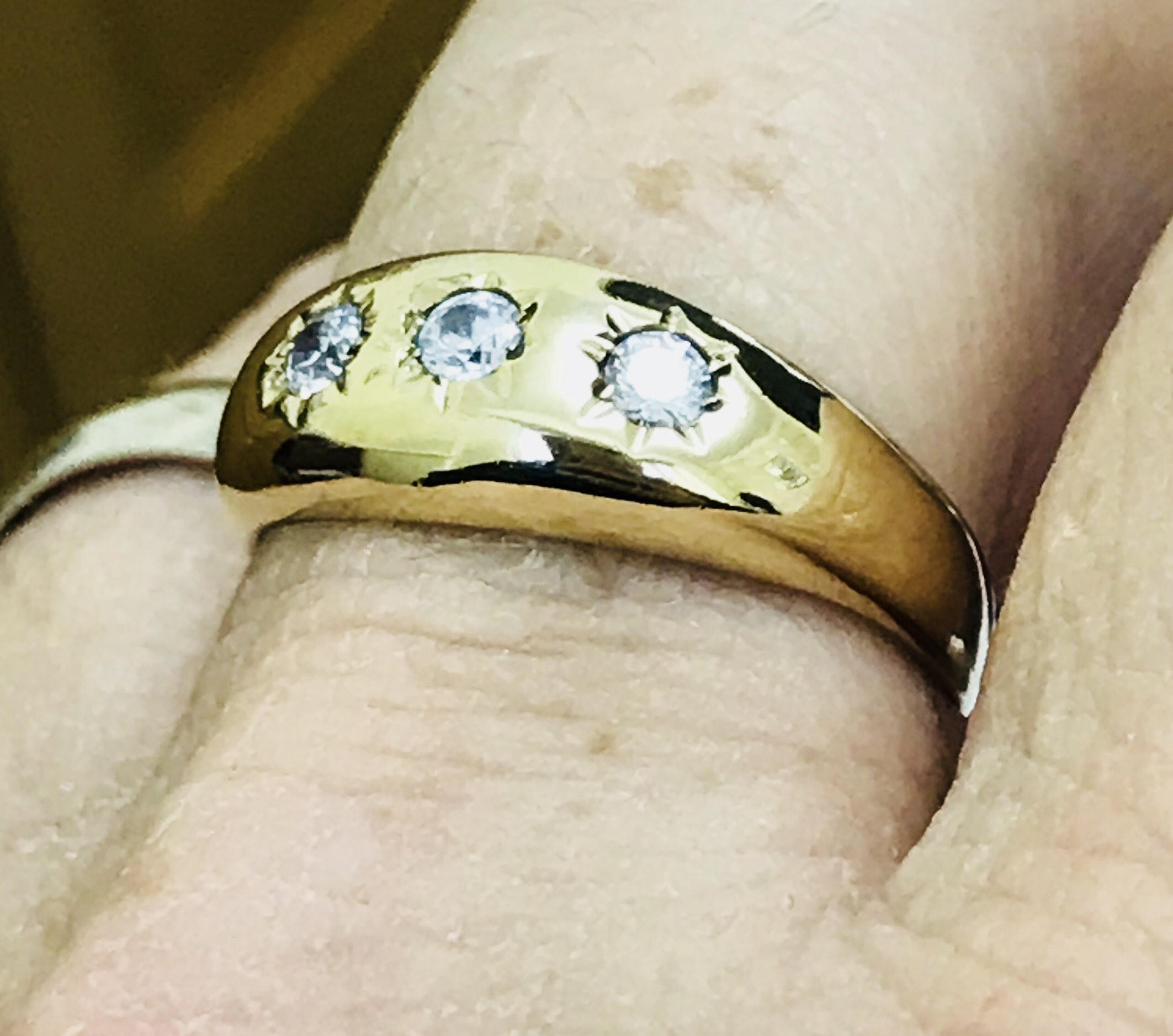 Superb vintage 9ct yellow gold Men's gypsy ring fully hallmarked