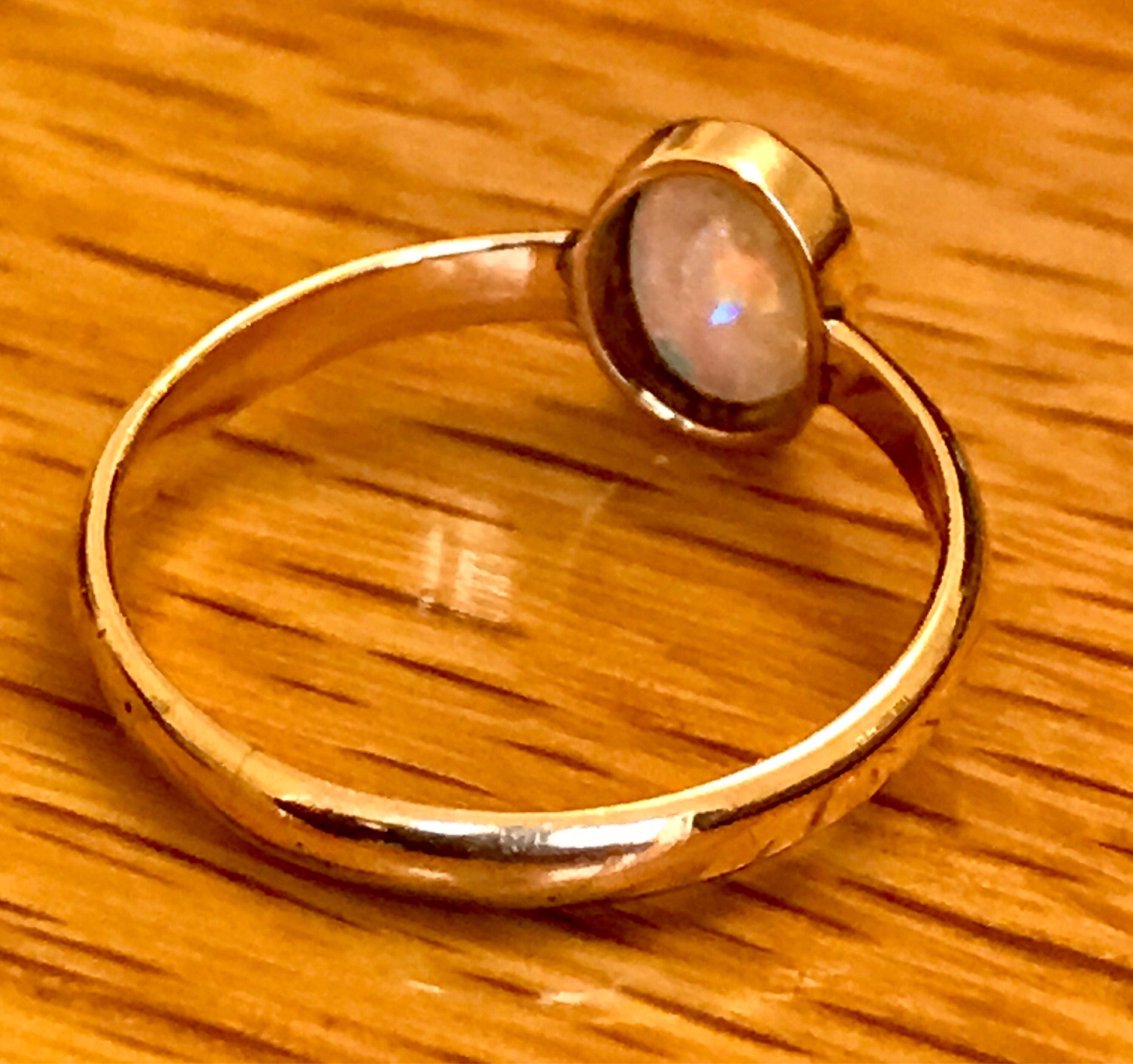Beautiful antique 9ct rose gold Opal ring - 1940's **Reserved**