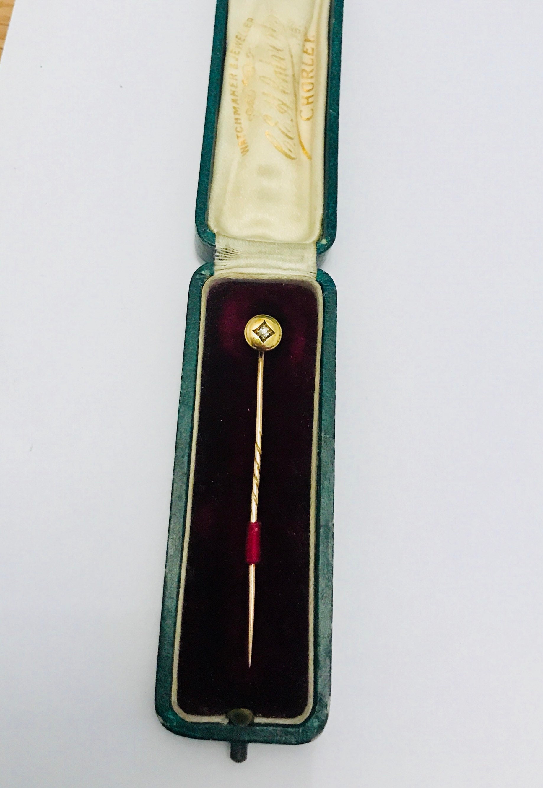 Stunning Victorian 15ct gold Diamond stick pin in the original box