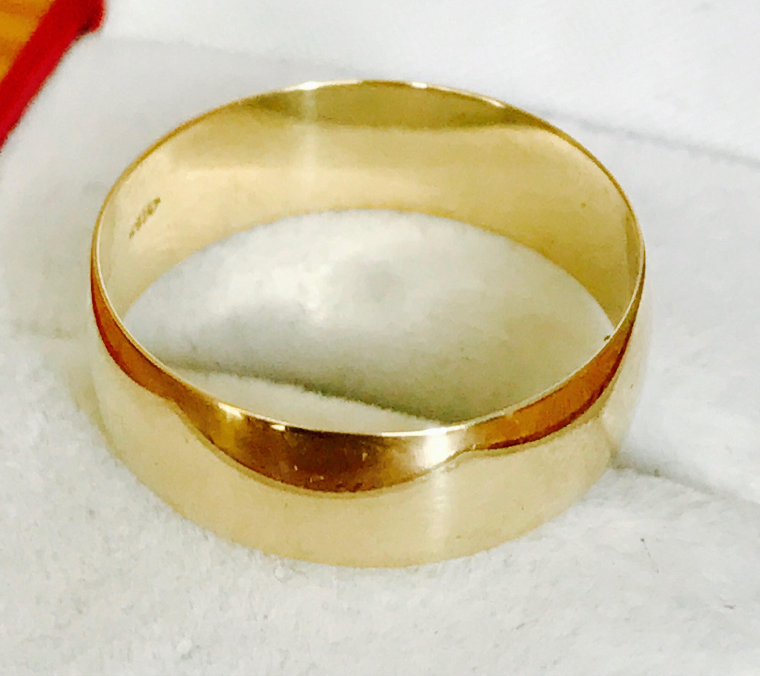 Excellent vintage 9ct yellow gold Men's wedding ring fully hallmarked