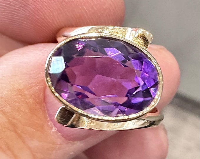 9ct gold Amethyst crossover ring - Birmingham 1975 - size T or US 9 1/2