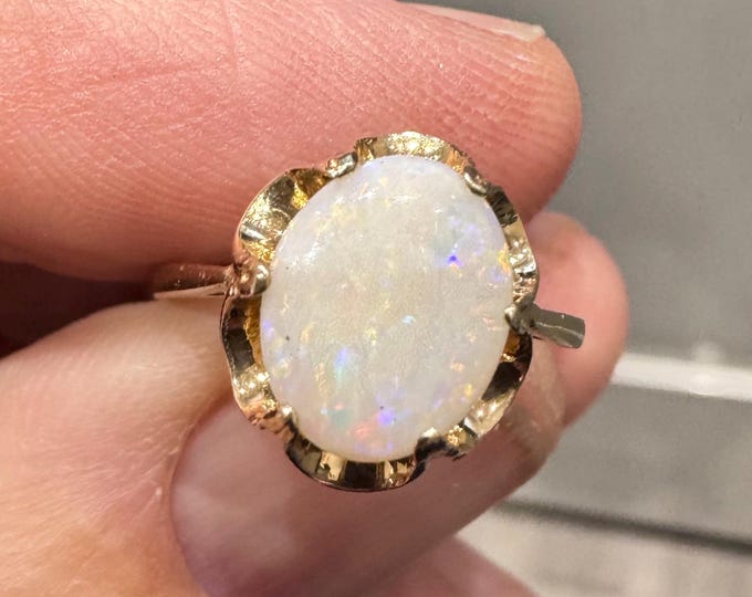 Vintage 9ct gold Opal ring - hallmarked London 1991 - size P or US 7 1/2