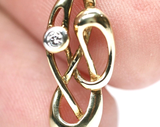 9ct gold Diamond pendant - fully hallmarked