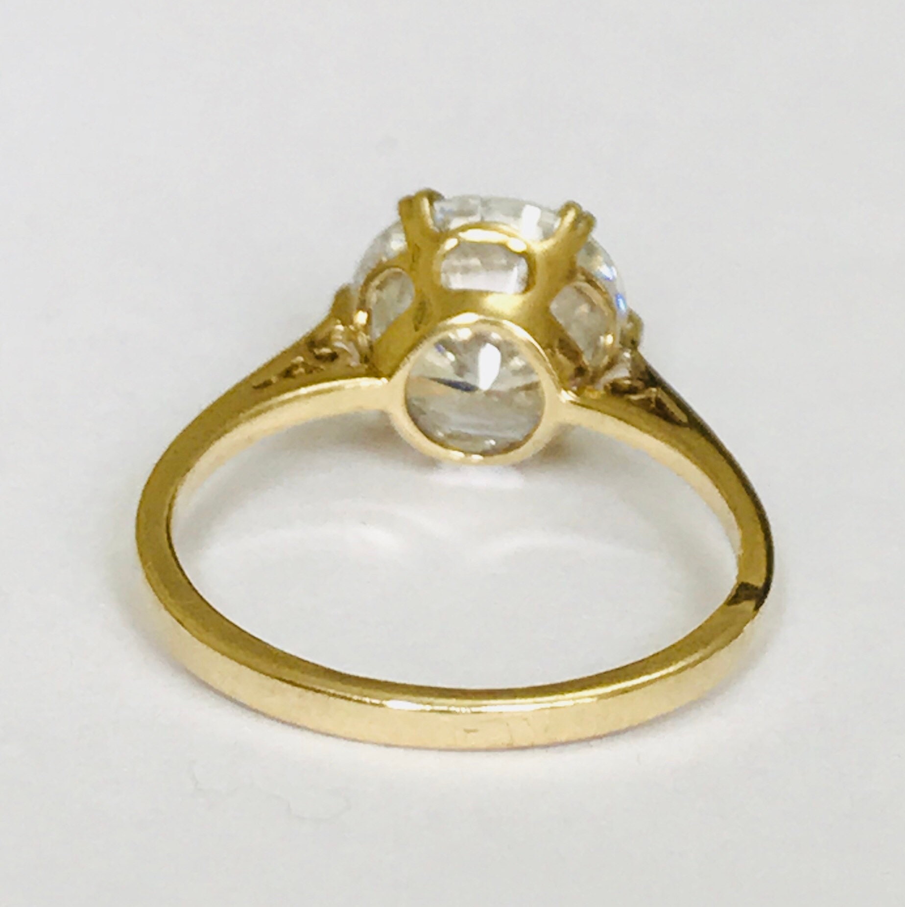 Super sparkling vintage 9ct yellow gold Cubic Zirconia solitaire ring
