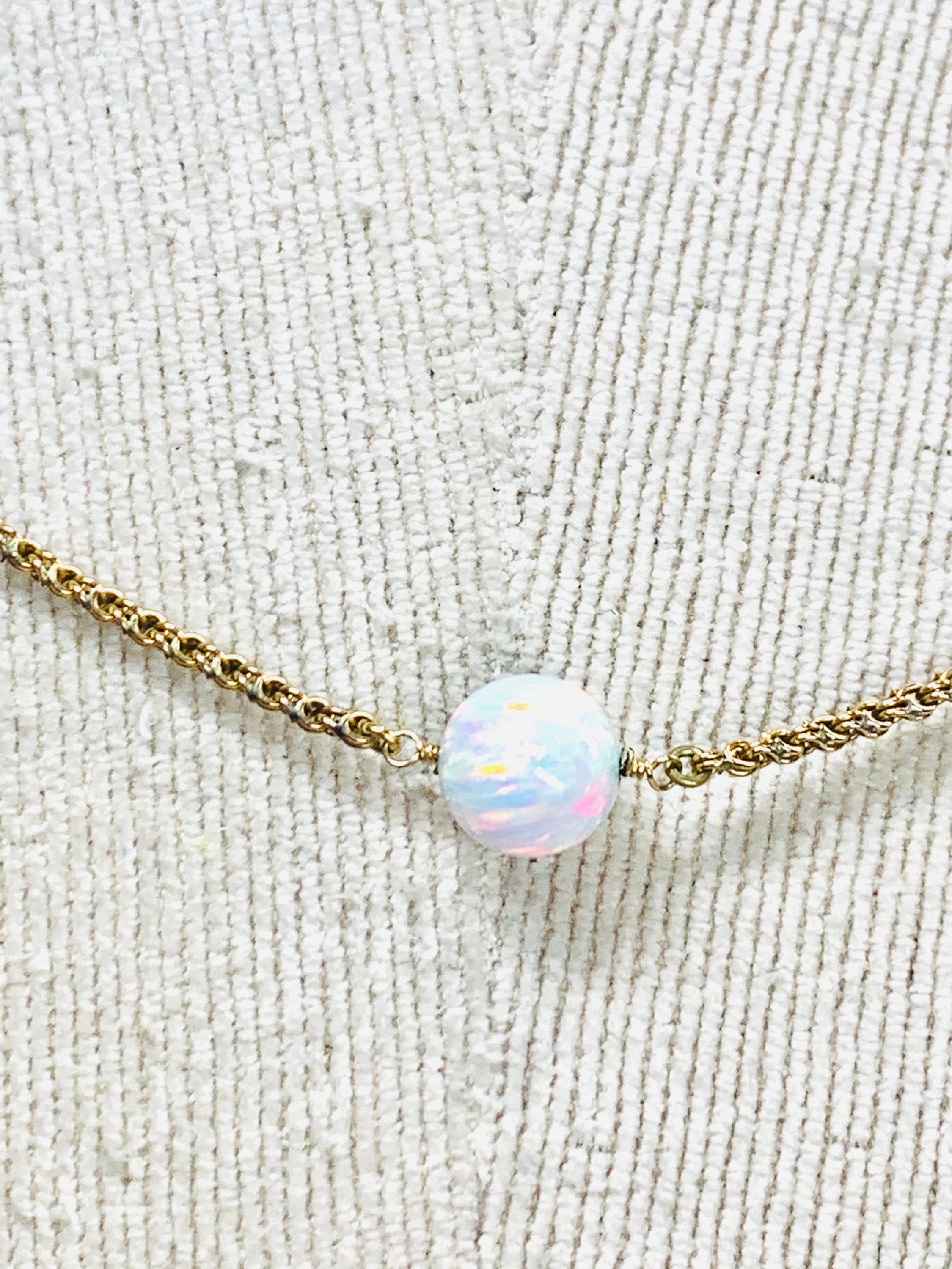 Stunning and beautifully coloured vintage 9ct gold 18 inch Opal