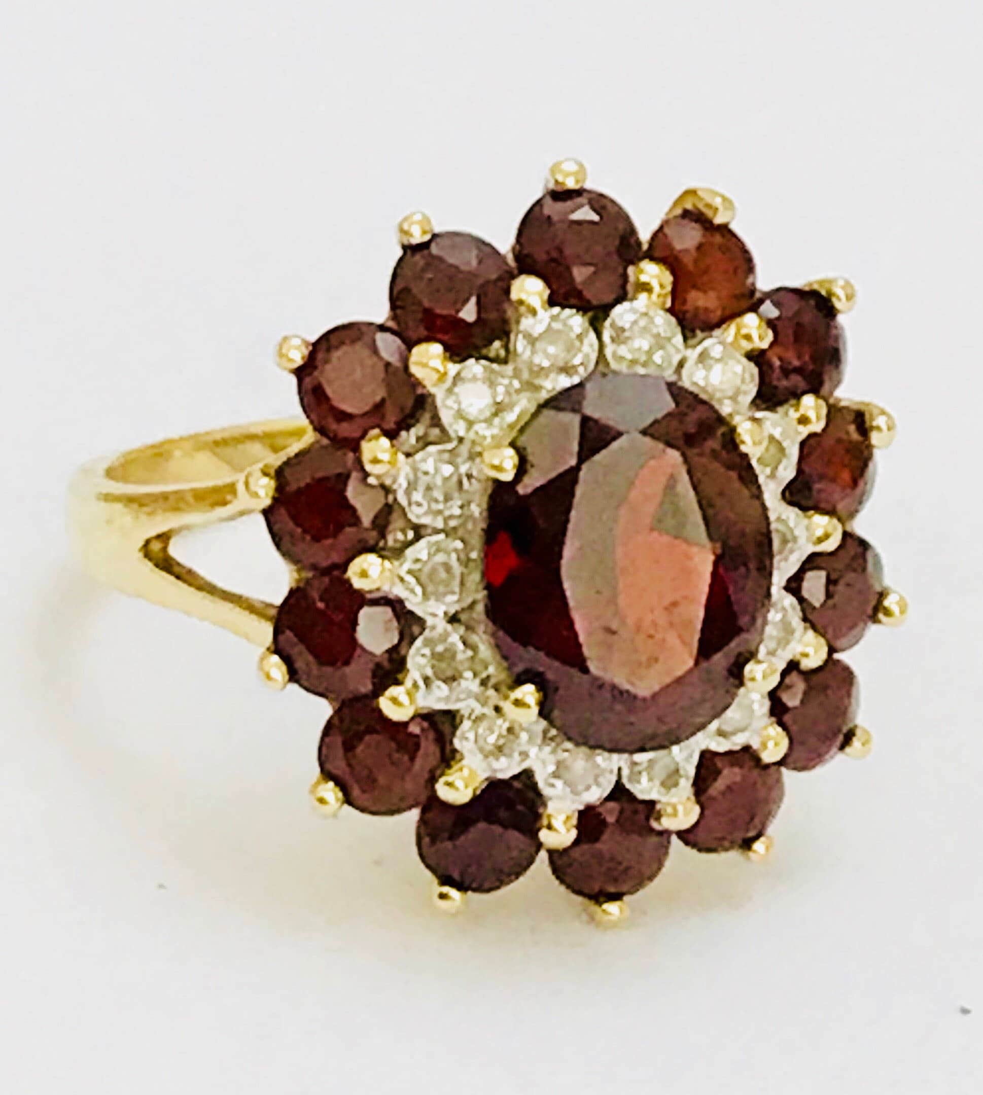 Superb large vintage 9ct yellow gold and Diamond cluster ring