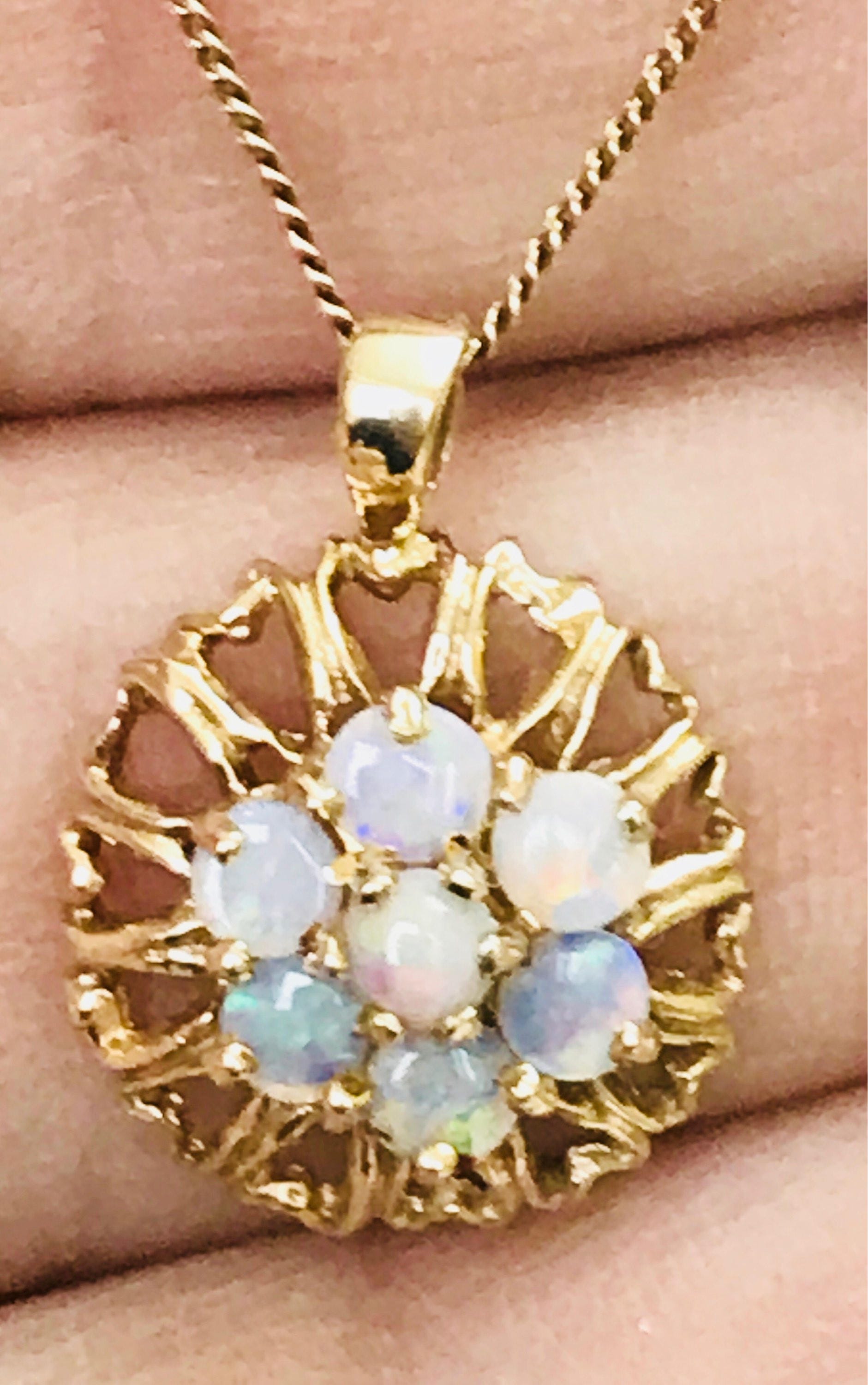 Fabulous vintage 9ct gold Opal necklace - hallmarked London 1977