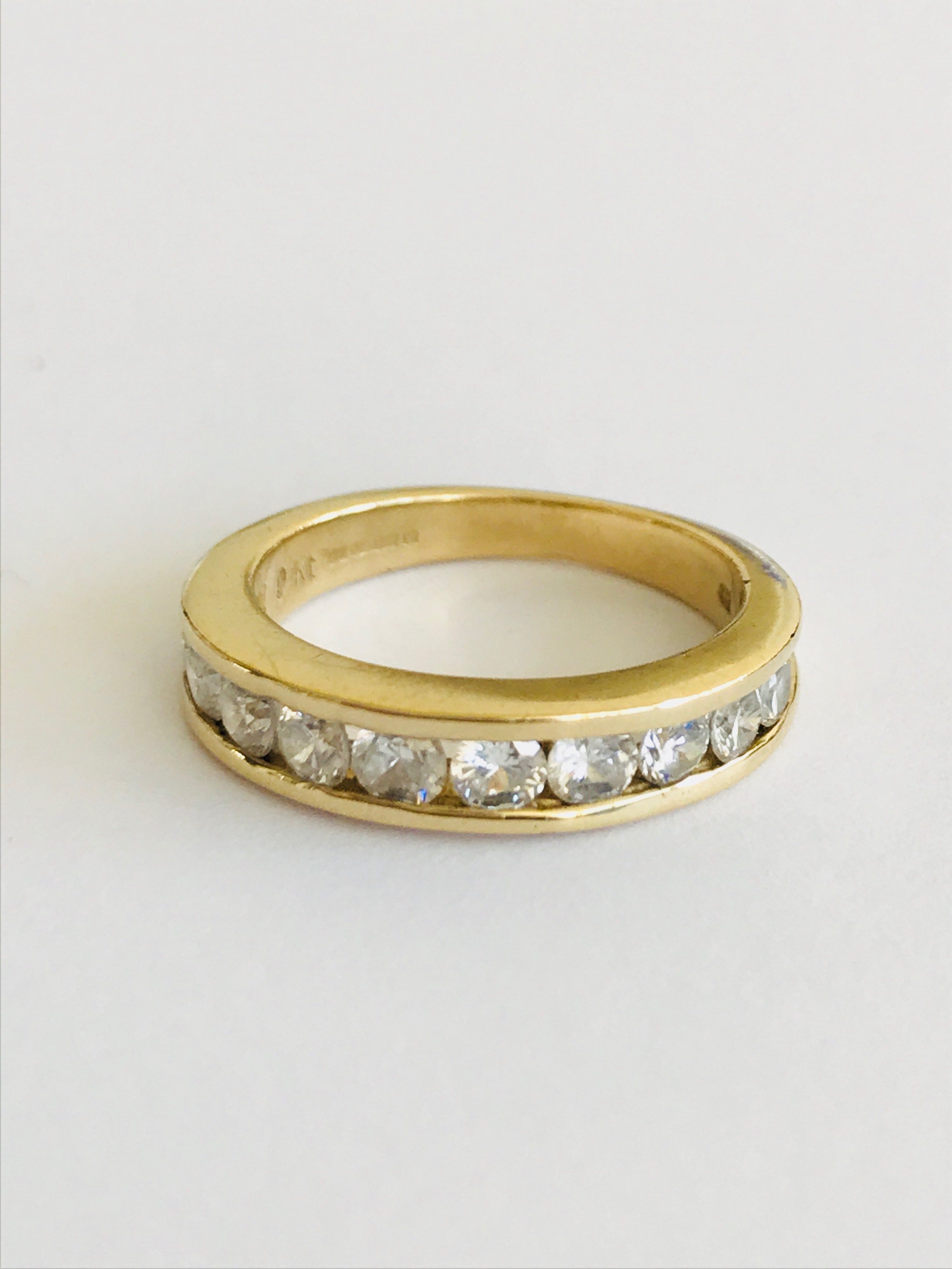 Sparkling vintage 9ct yellow gold Cubic Zirconia eternity ring fully