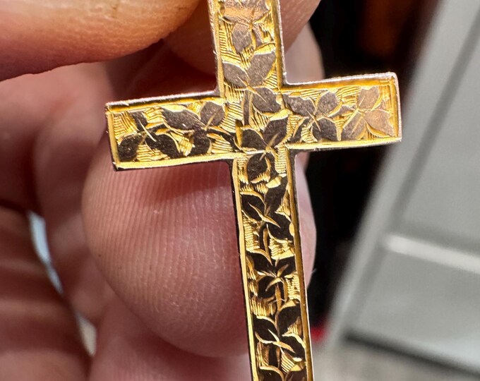 Superb Victorian 9ct gold embossed cross pendant - hallmarked Birmingham 1900