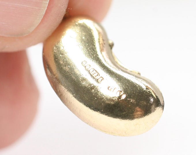 Vintage 9ct gold Lucky Bean charm or pendant - hallmarked London 1960
