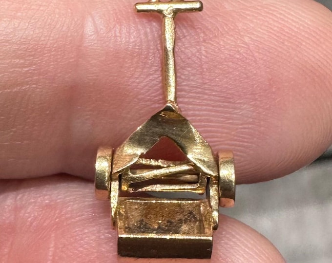 Vintage 9ct gold Lawnmower charm - fully hallmarked