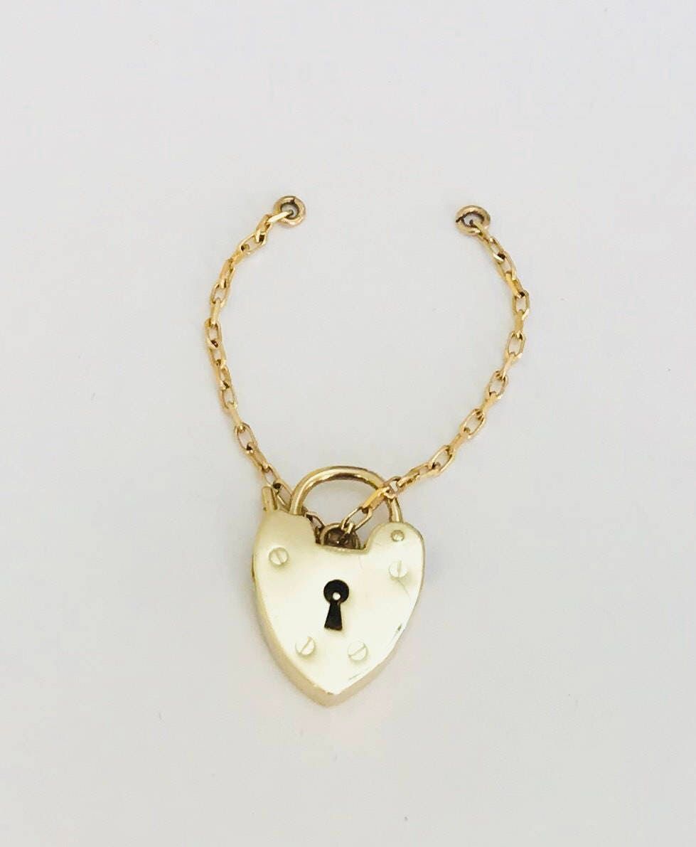 Vintage 9ct gold padlock and safety chain for bracelet Hallmarked London 1966 Vintage 9ct gold padlock and safety chain for bracelet Hallmarked London 1966