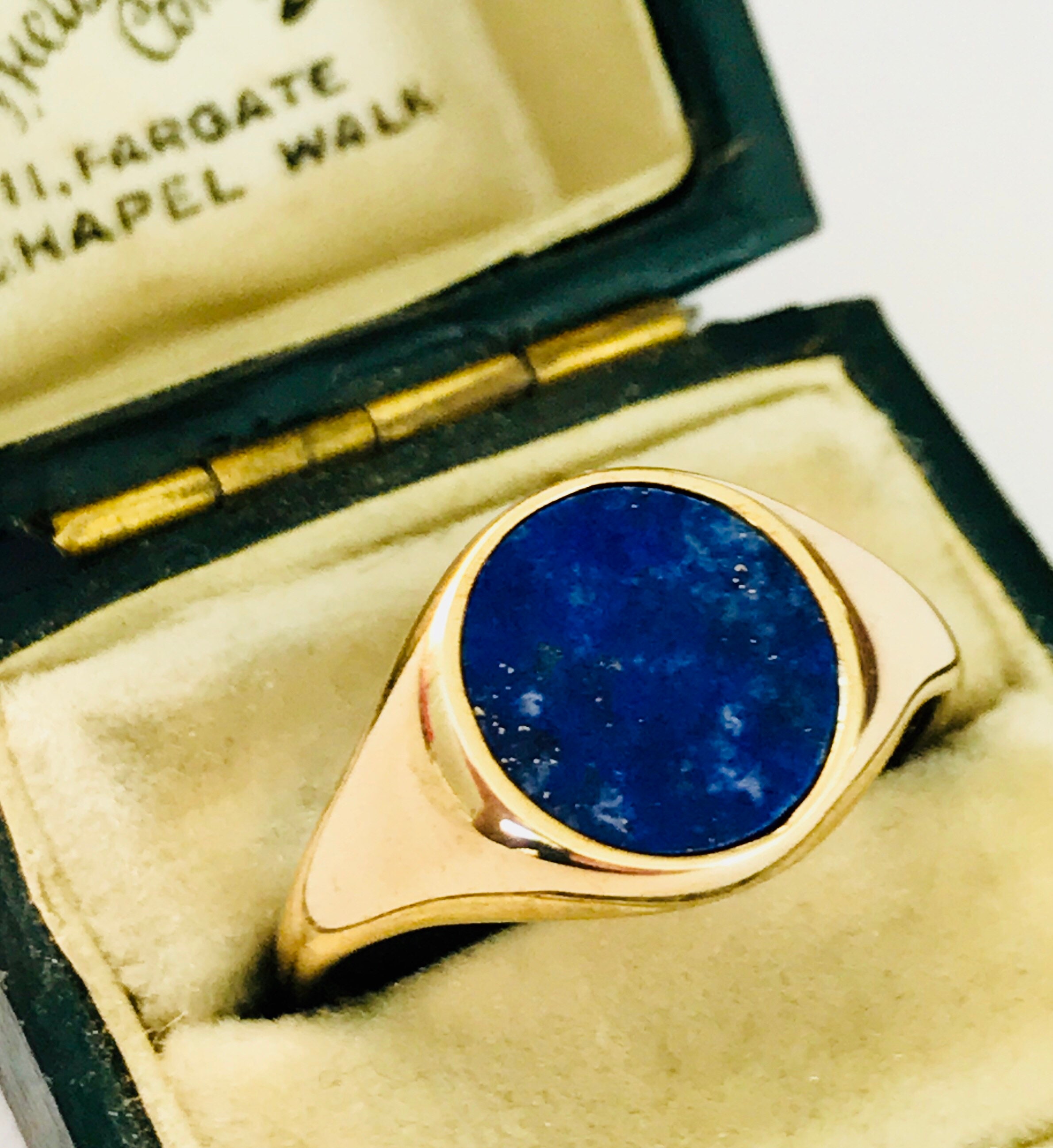 Stunning vintage Men's 9ct yellow gold Lapis Lazuli ring fully