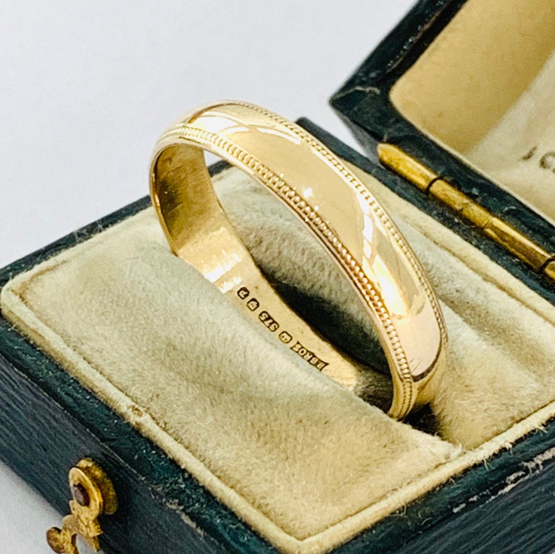 Superb vintage 9ct yellow gold Men's wedding ring - hallmarked London ...