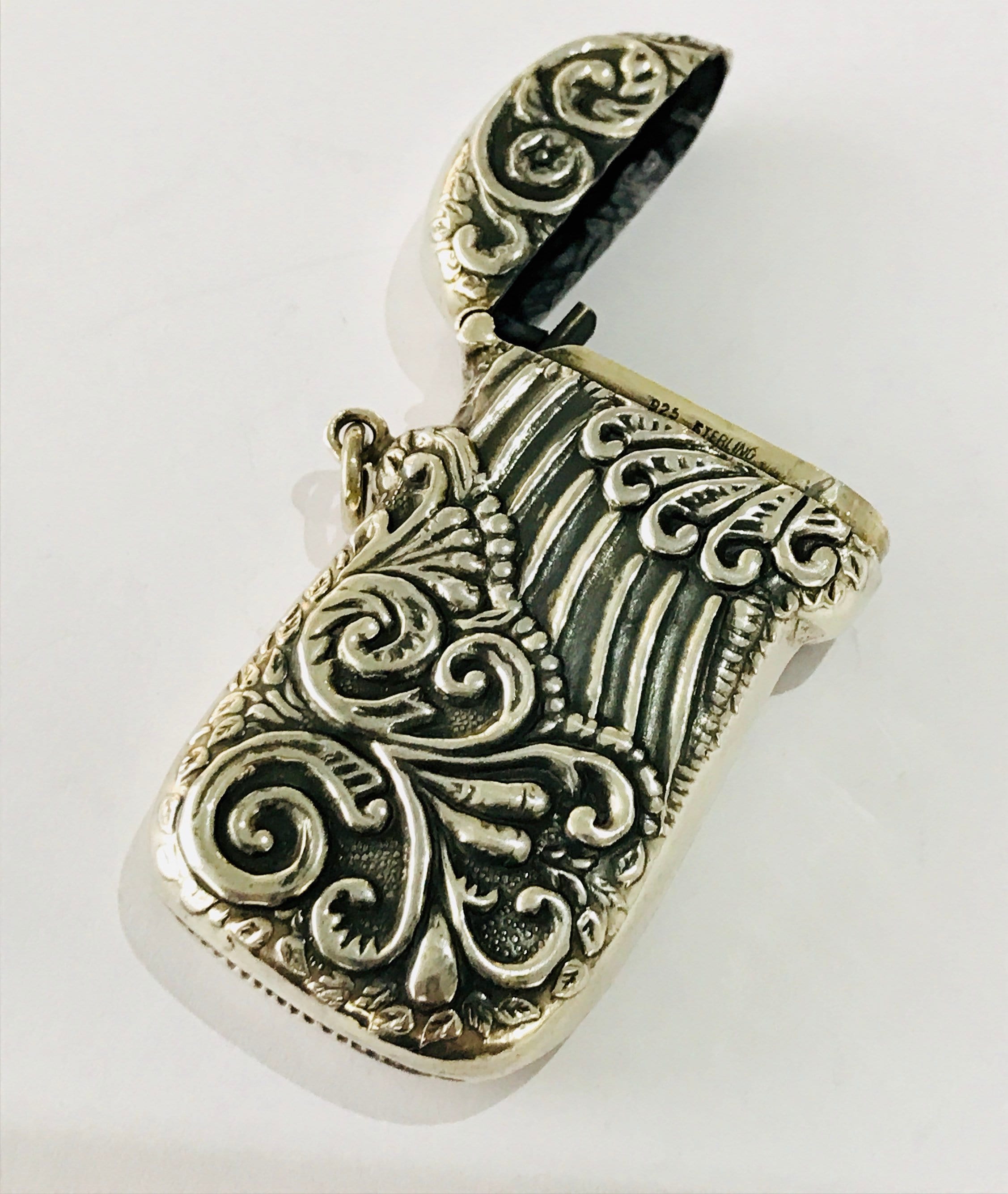 Stunning ornate vintage Sterling Silver Vesta match case