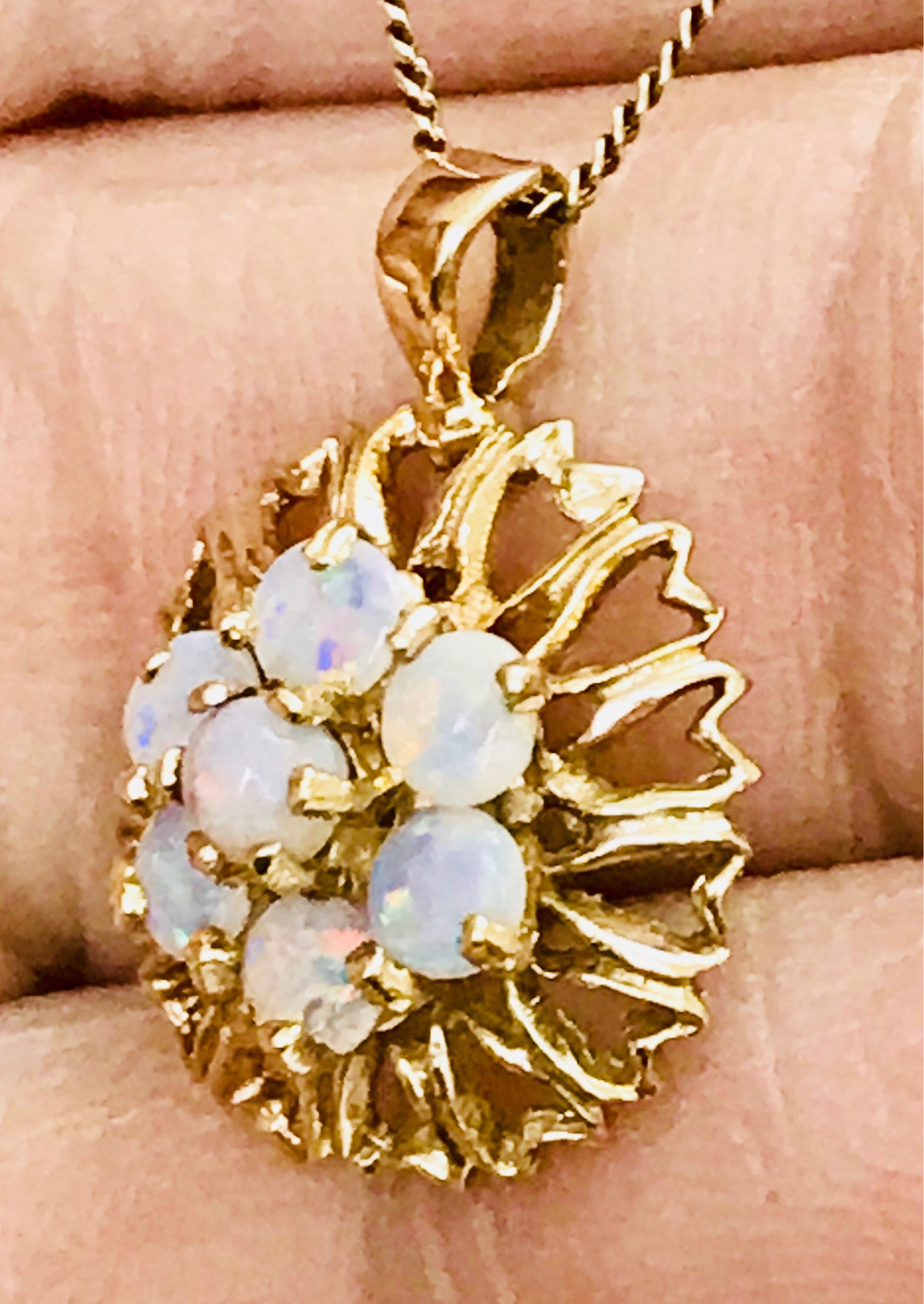 Fabulous vintage 9ct gold Opal necklace - hallmarked London 1977