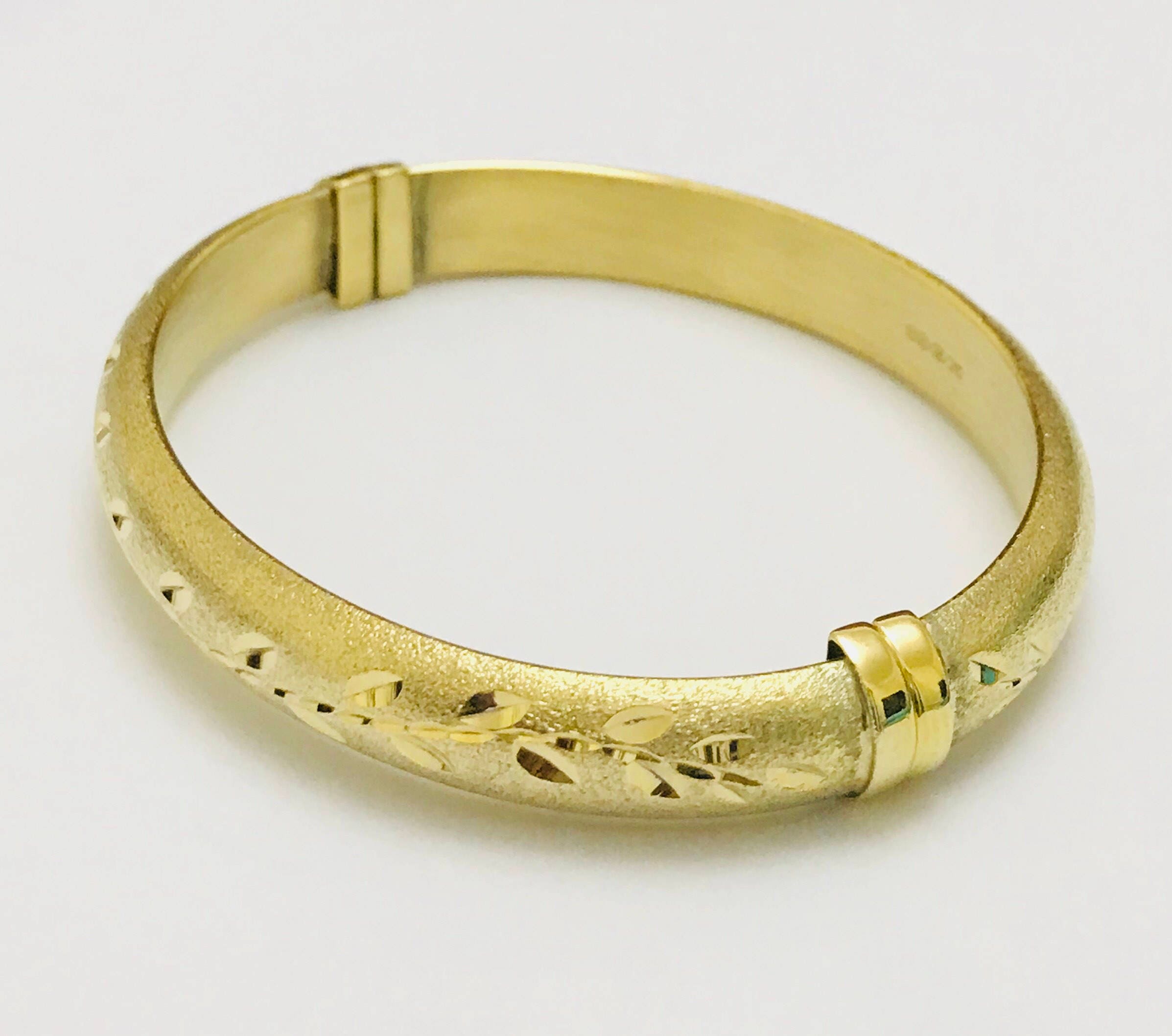 Lovely vintage silver gilt Bangle fully hallmarked