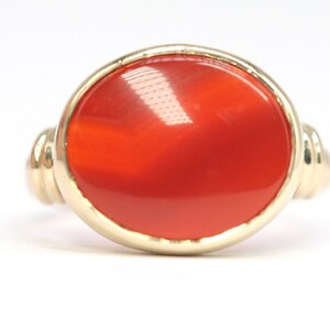 Superb vintage 9ct gold Carnelian signet or pinky ring - hallmarked Birmingham 2000 - size M or US 6