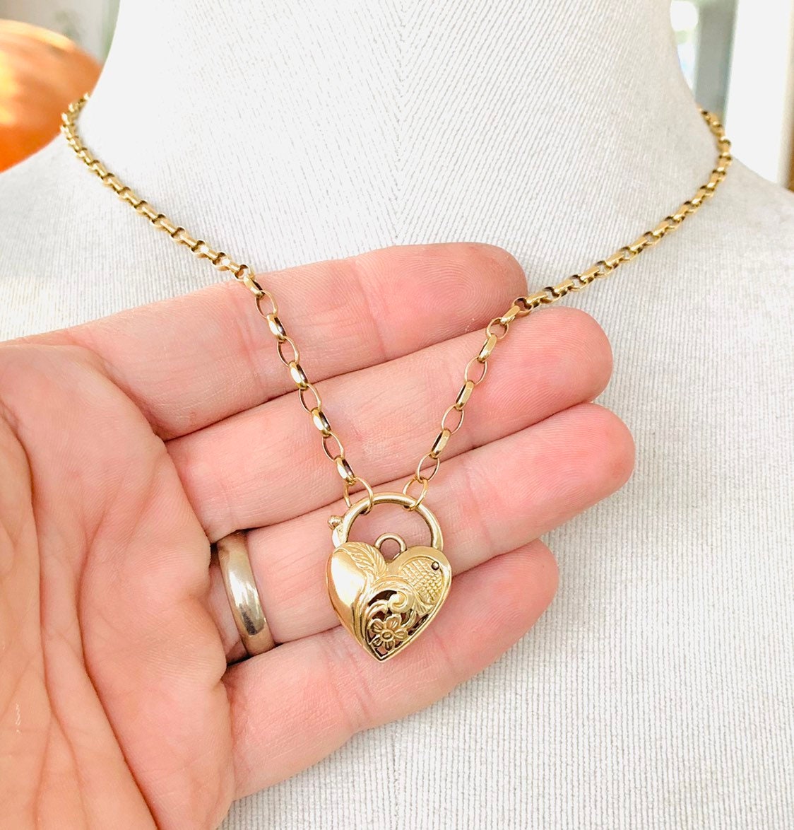 Superb large heavy vintage 9ct yellow gold 18 inch Padlock necklace