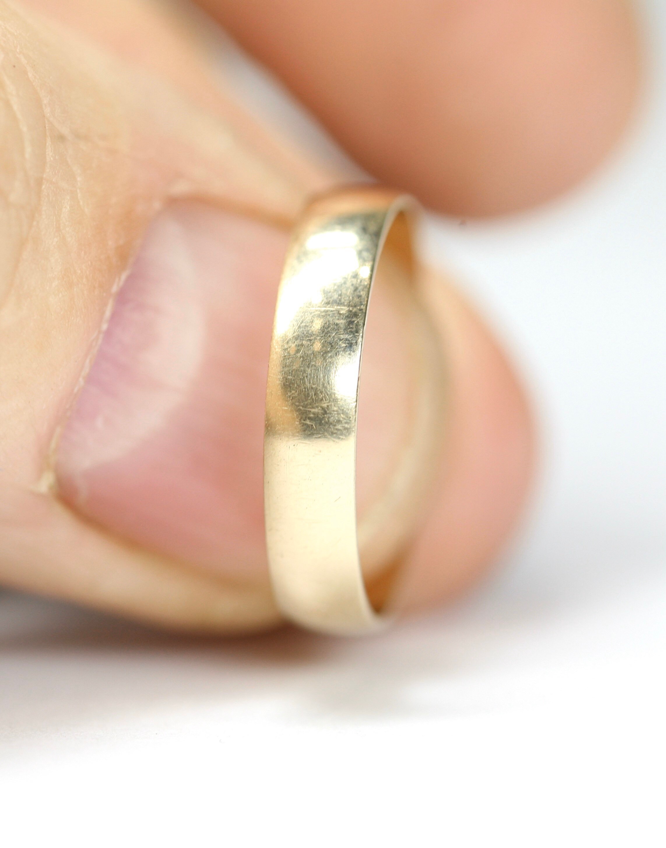 Vintage 9ct gold plain band wedding ring fully hallmarked size N or